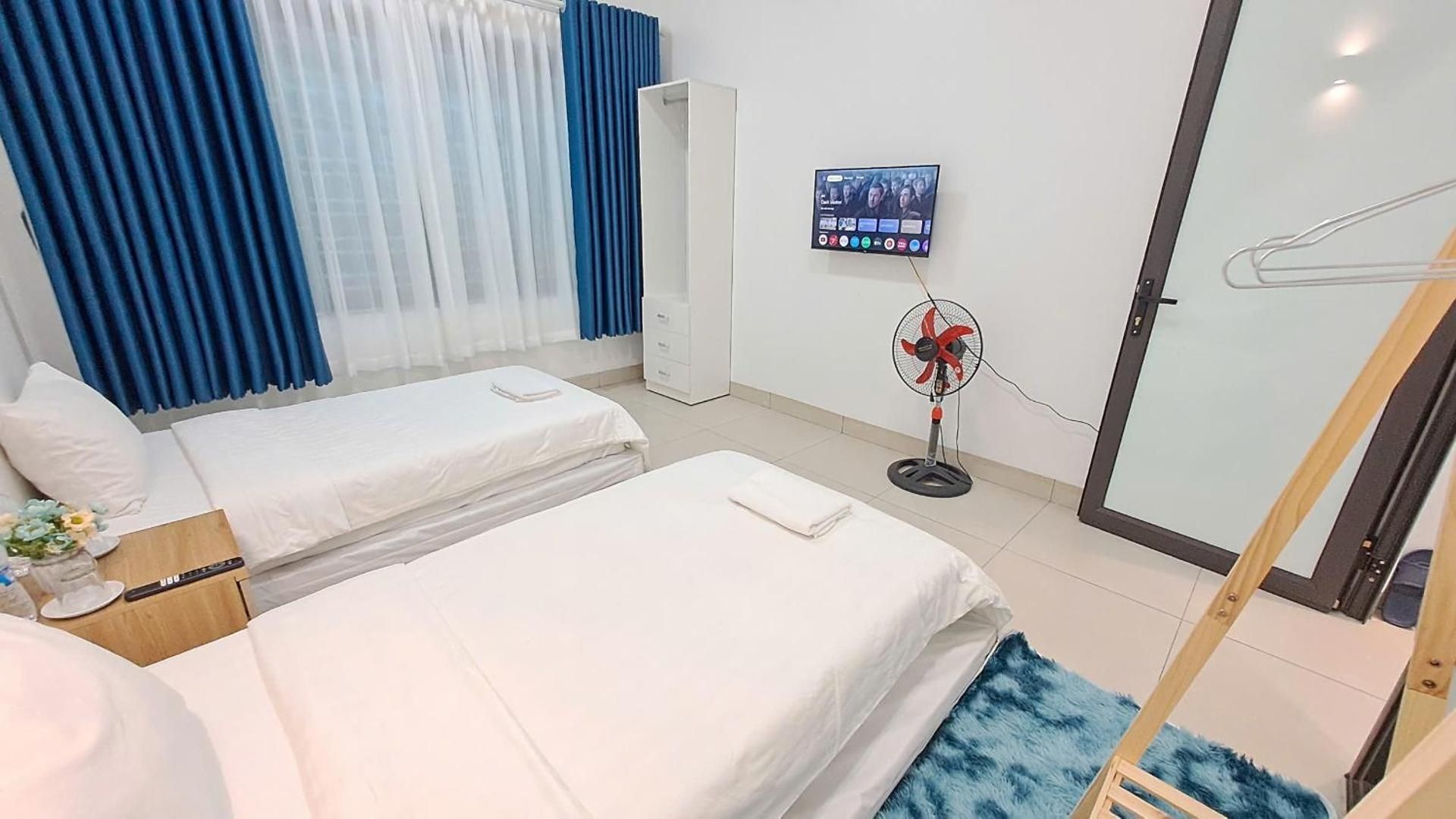 Twin Room with Shared Bathroom