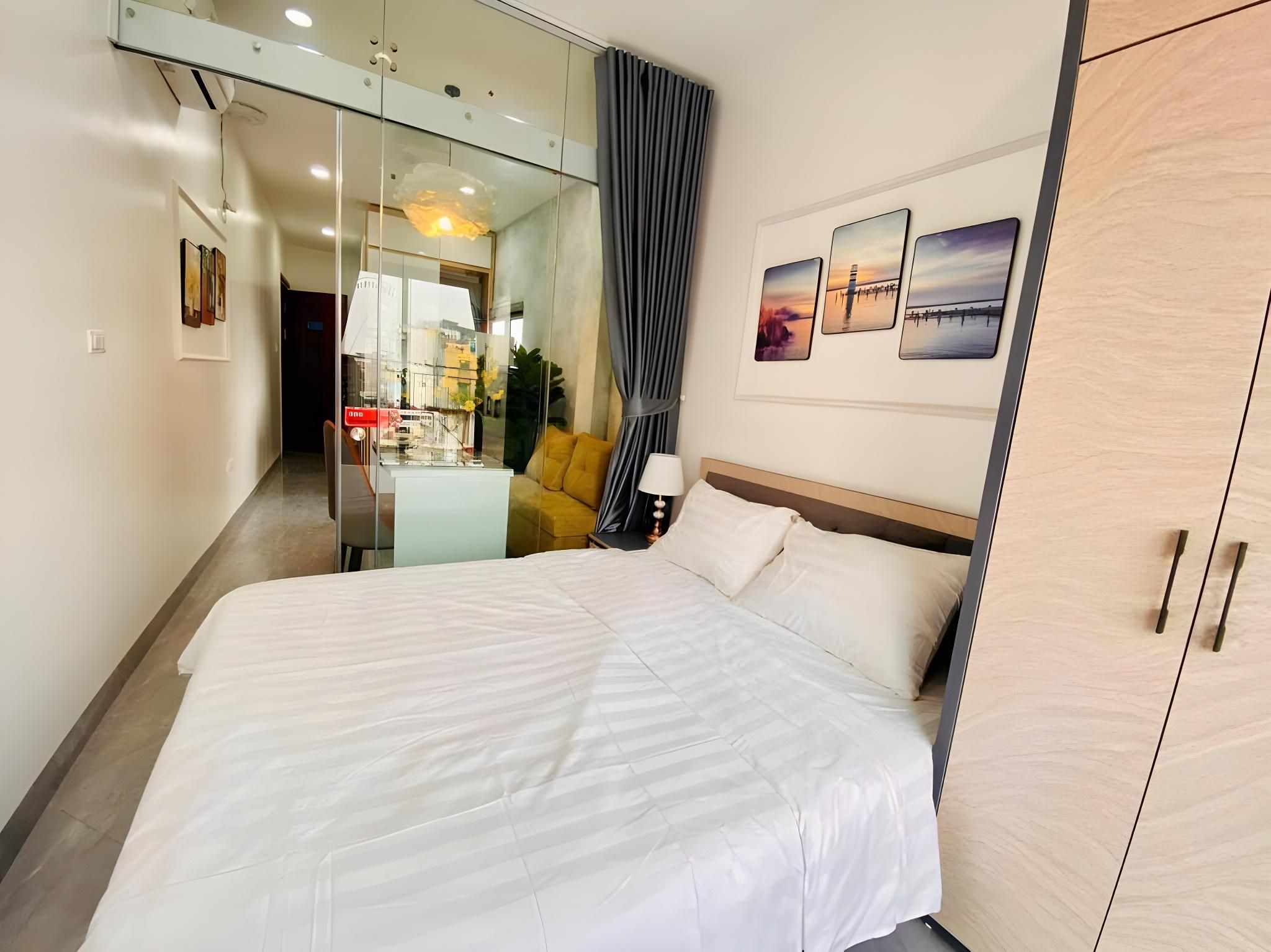 One-Bedroom Apartment with Balcony