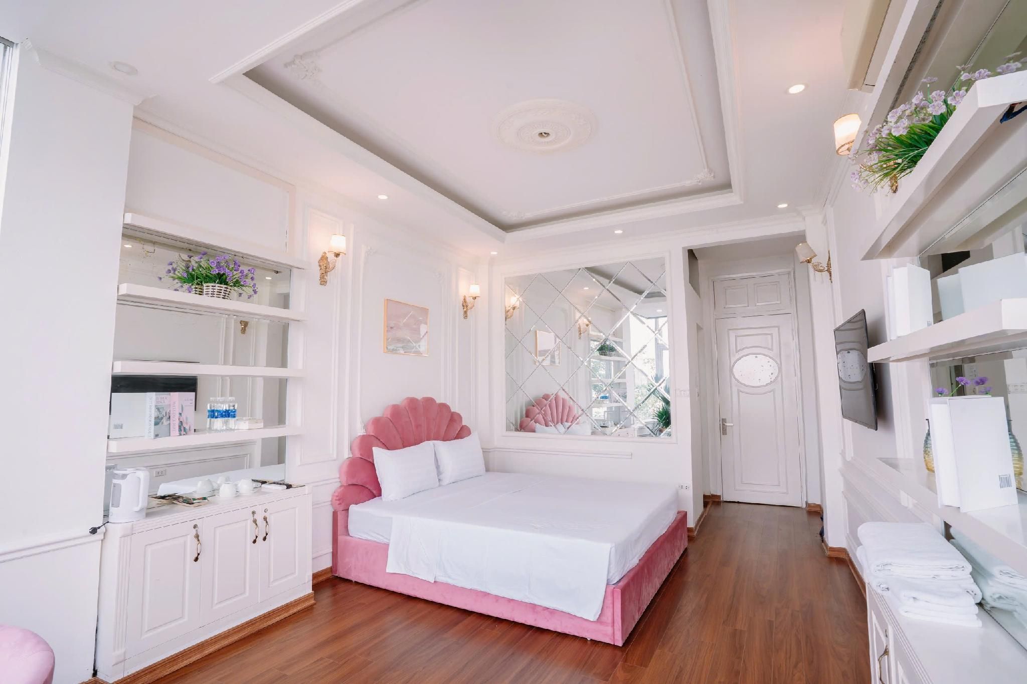 Lake View Double Room - High Floor