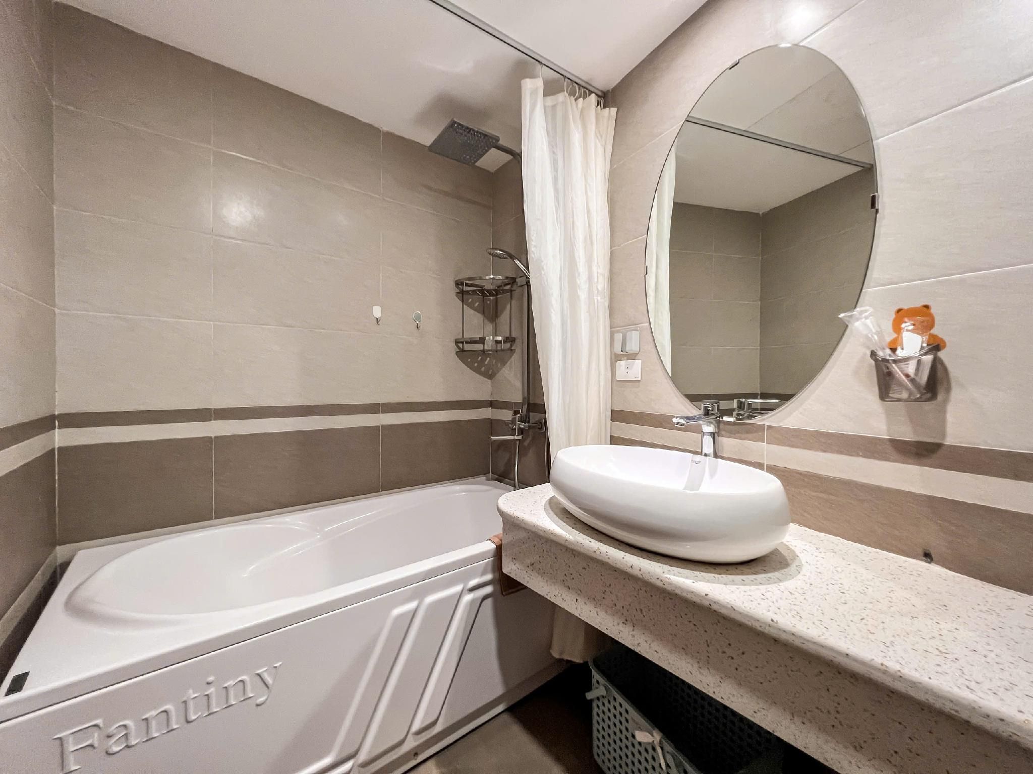 One Bedroom Apartment - 2 Adult with 1 Child