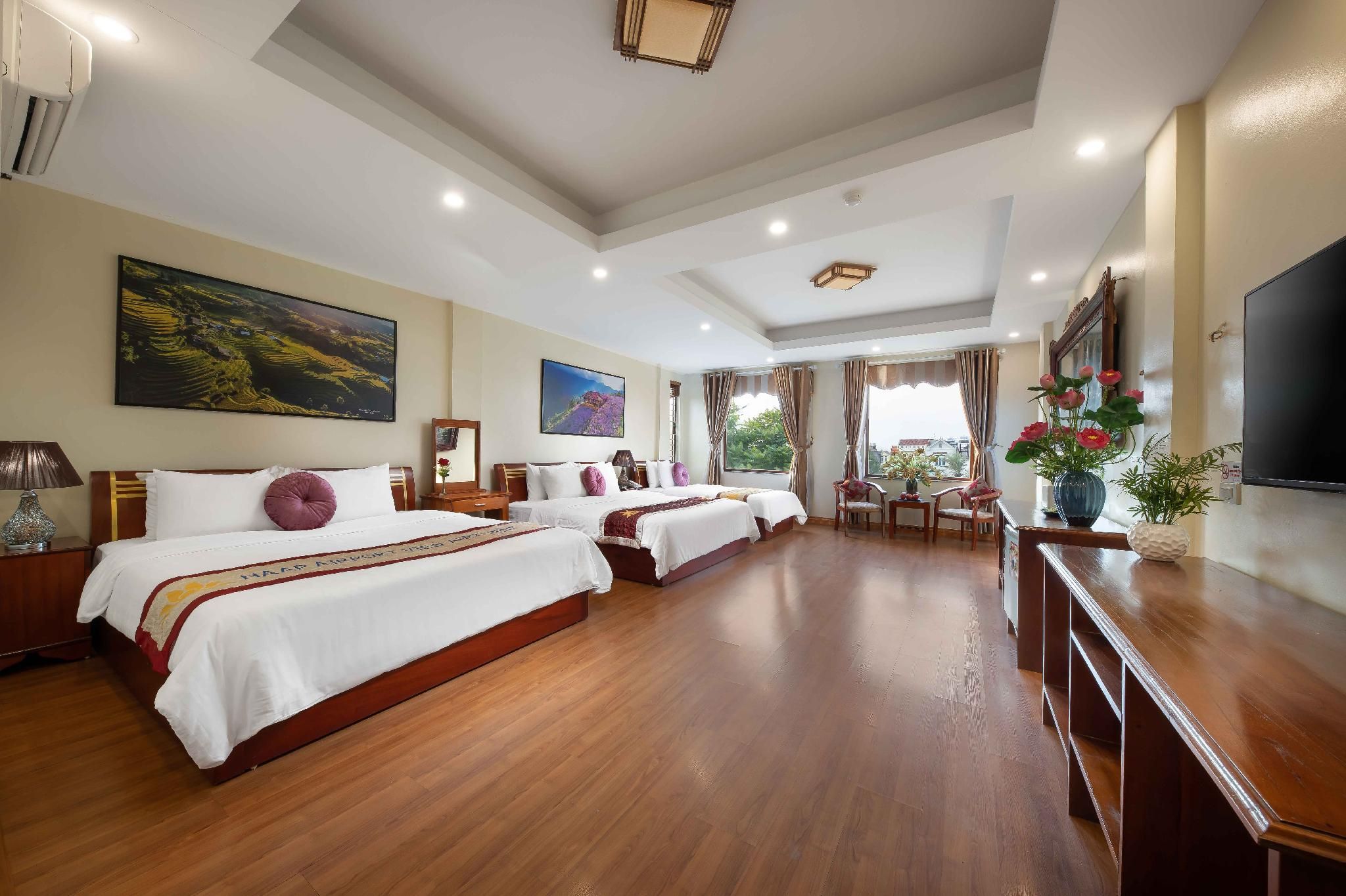 Family Room with 3 Beds