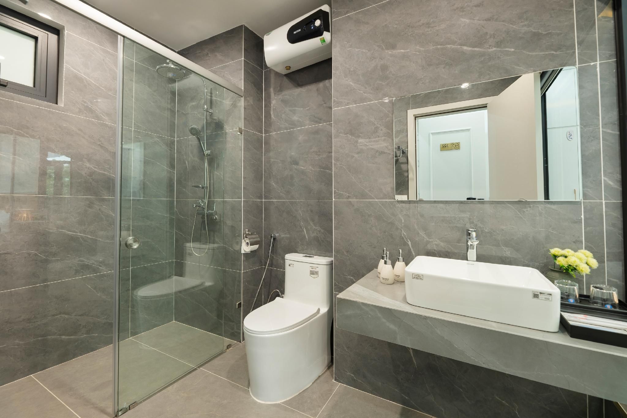 2 Double Beds Balcony