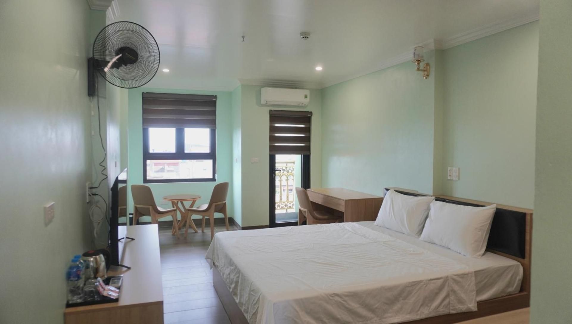 Jademay Airport Hotel Deluxe Double Room 2