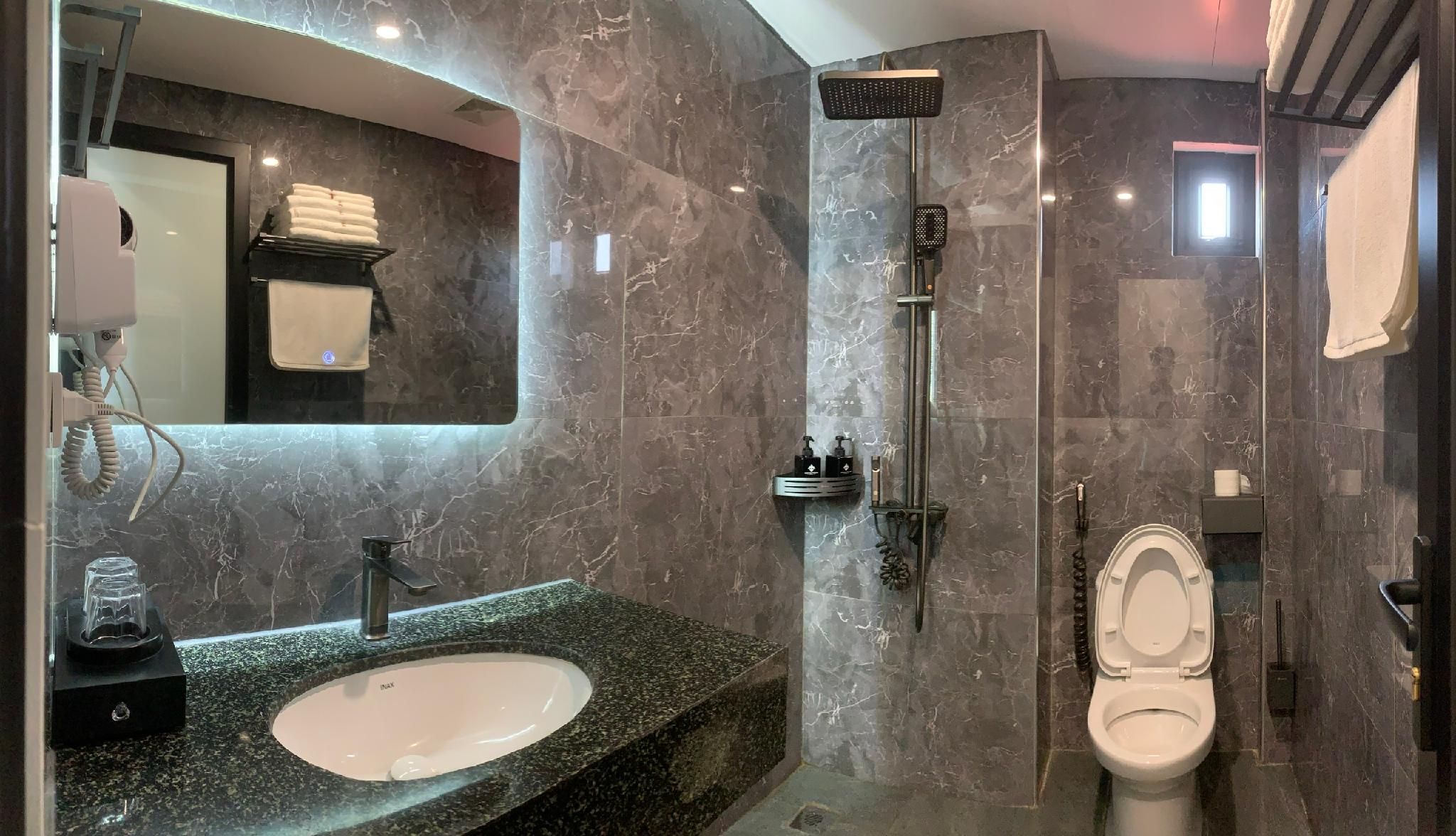 Jademay Airport Hotel Superior Family Room - 4 Adults 3