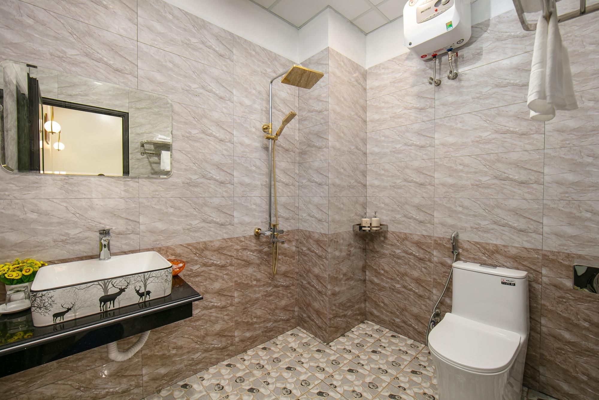 Hanoi Airport Suites Classic Double or Twin 3