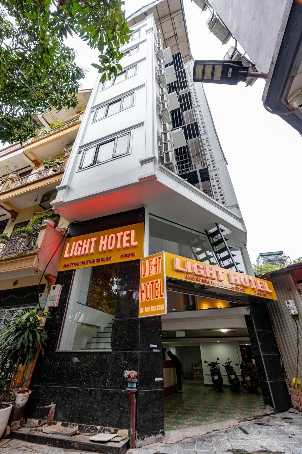 Light Hotel Ha Noi