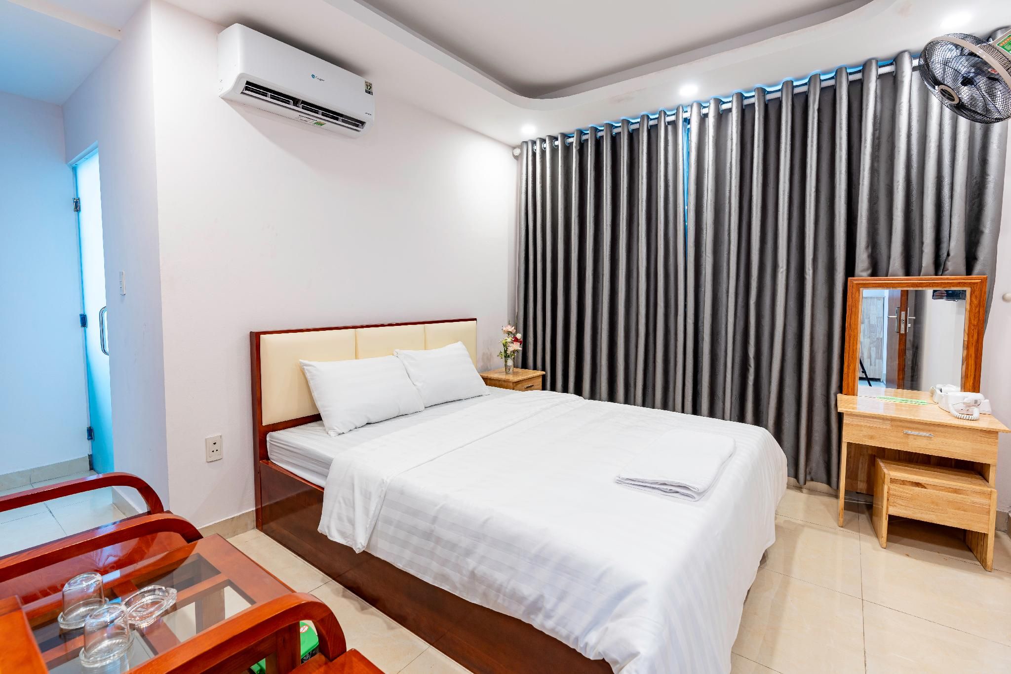 Light Hotel Ha Noi Standard Room