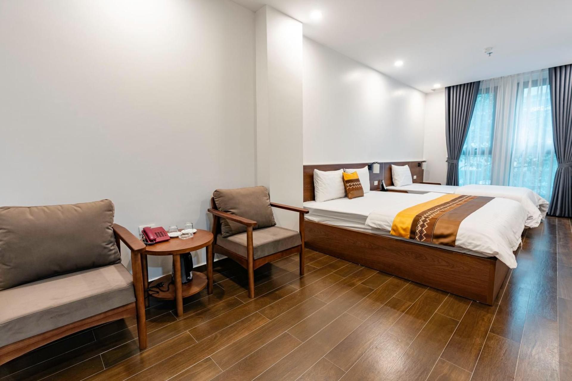 Deluxe Family Room