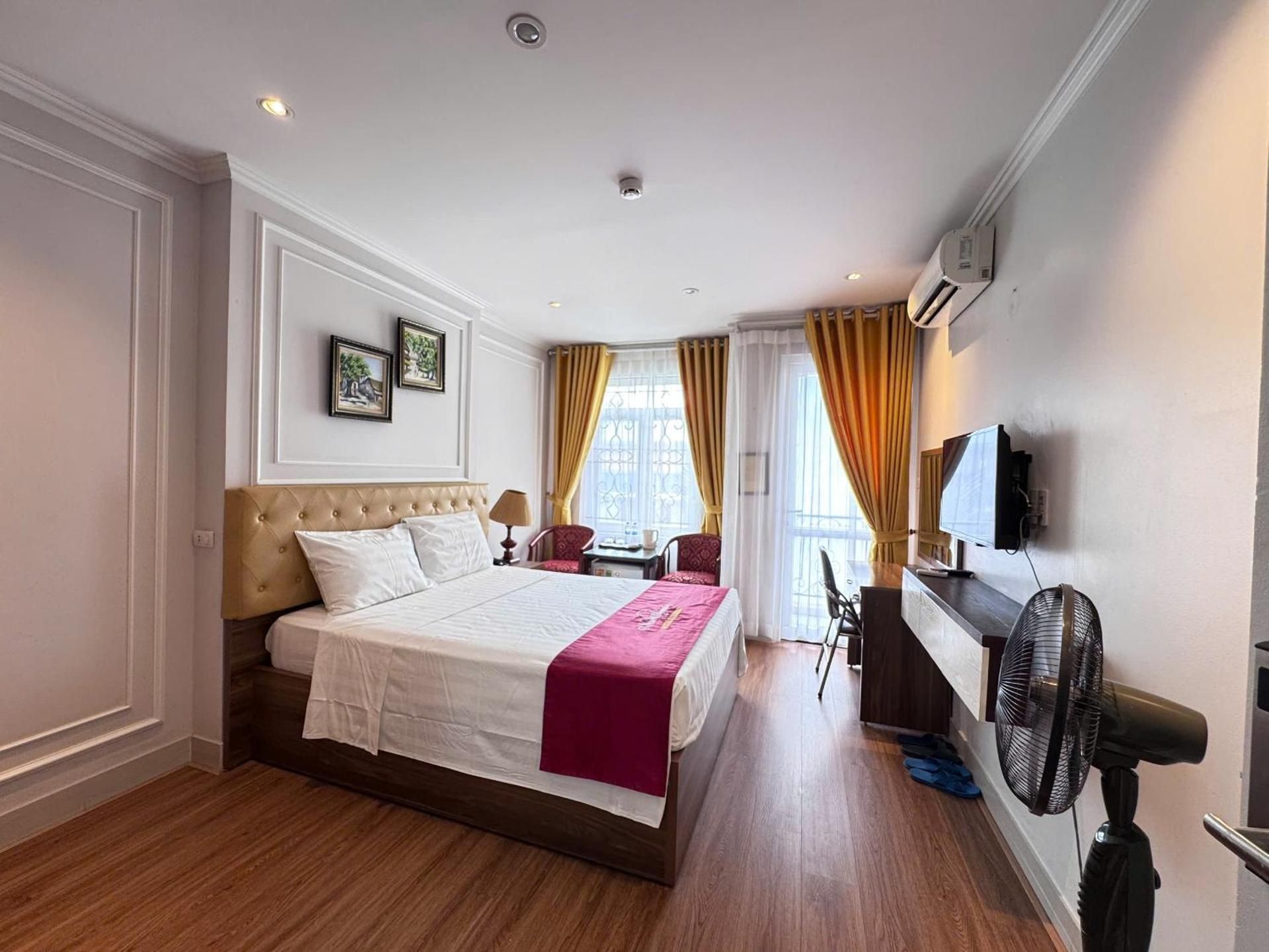Deluxe King Room