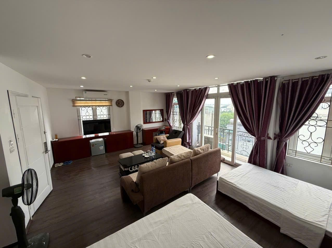 Suite Family Room