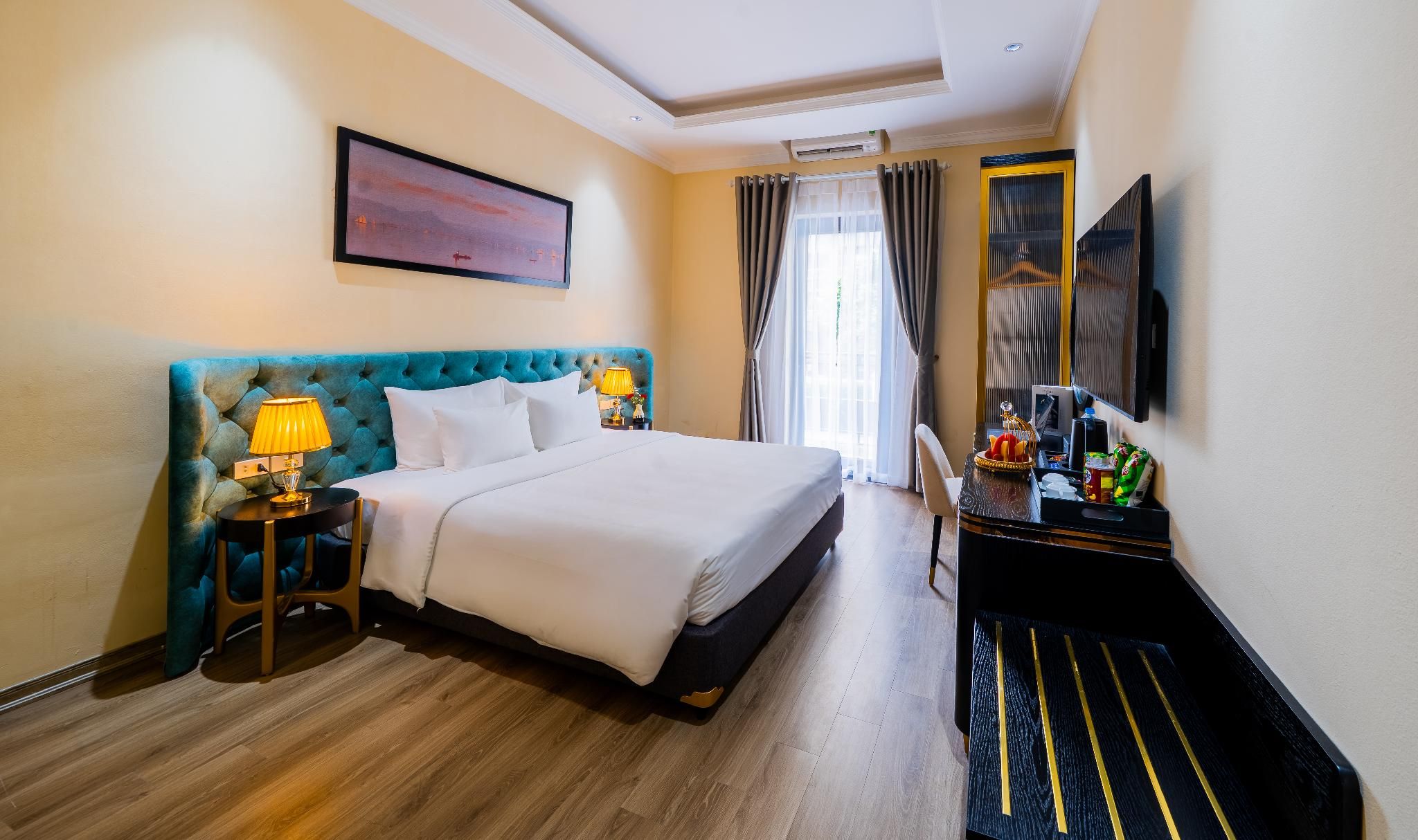 Junior Suite with Balcony