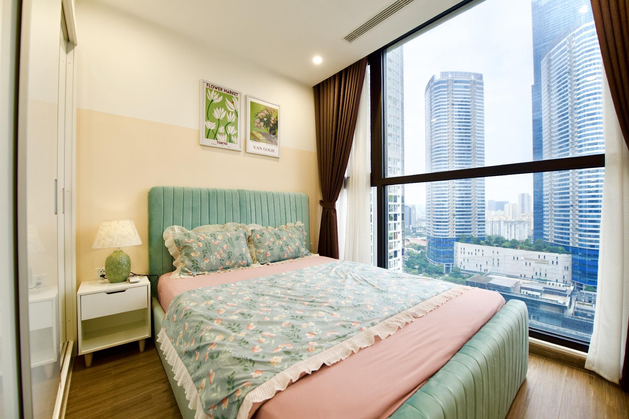 Vinhome Sky Lake Deluxe Balcony