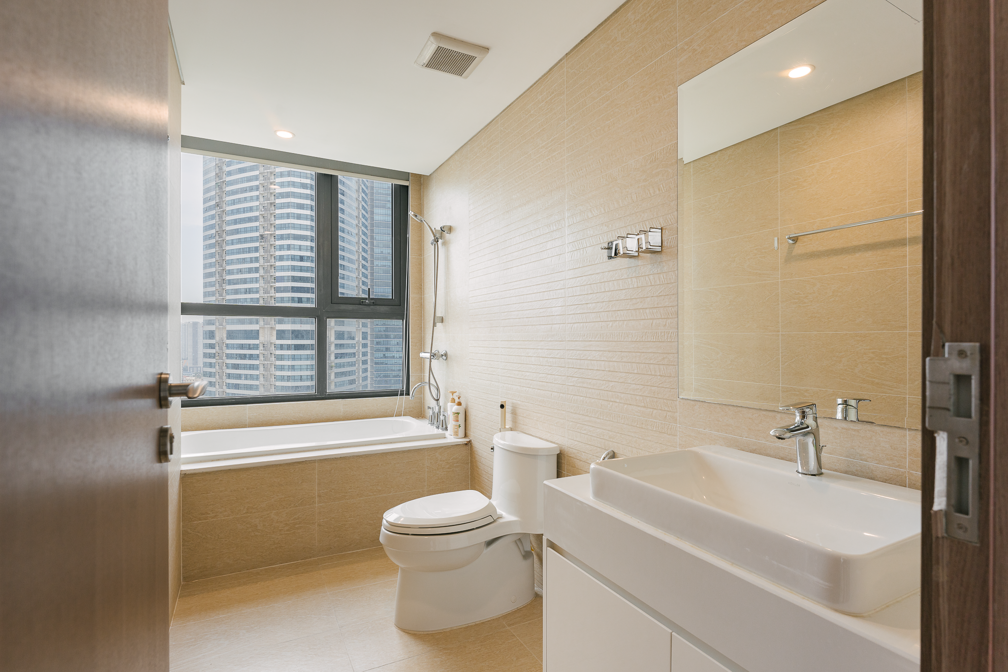 Vinhome Sky Lake 3 Bed Room Deluxe 2