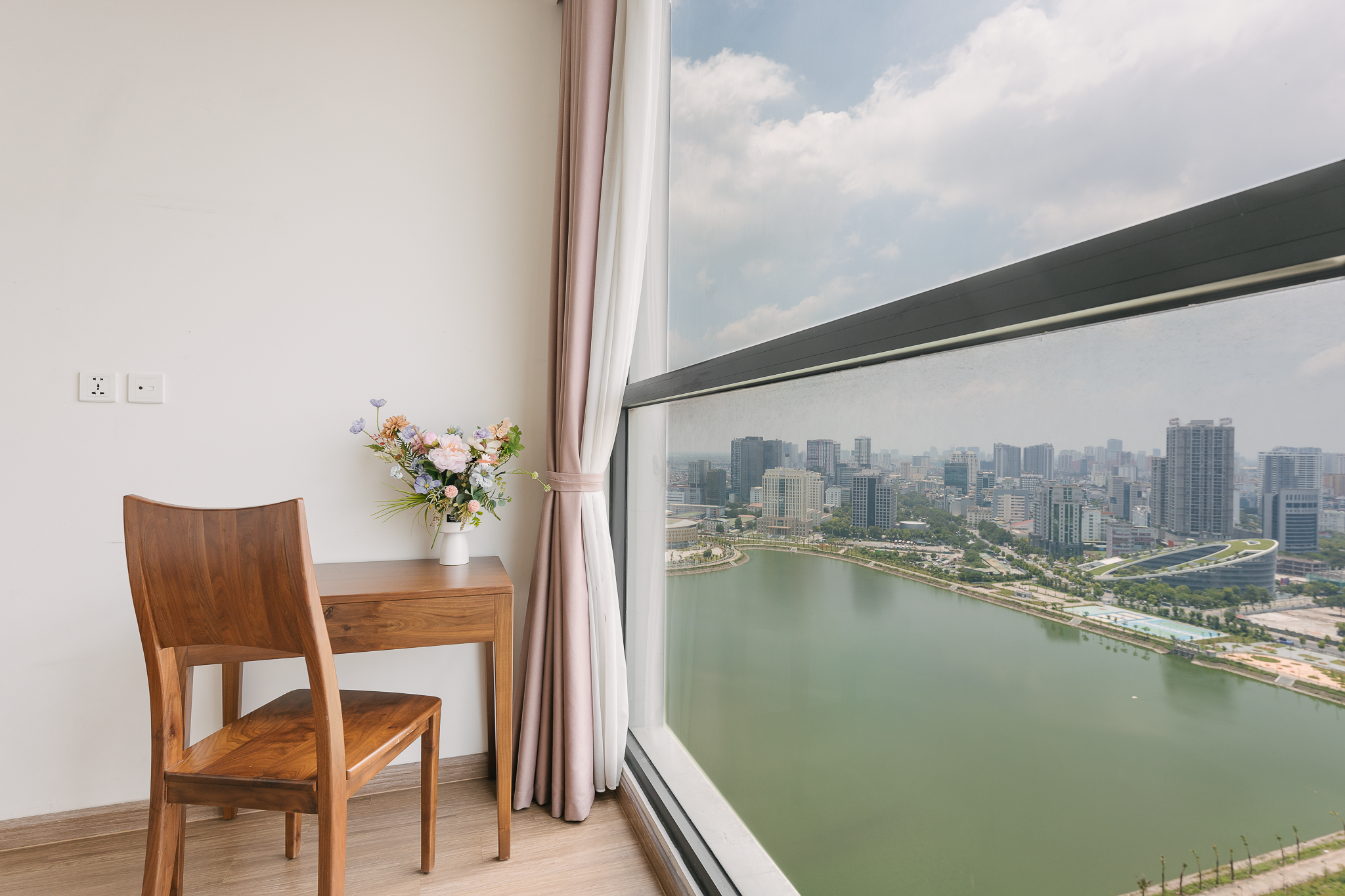 Vinhome Sky Lake 3 Bed Room Deluxe 3