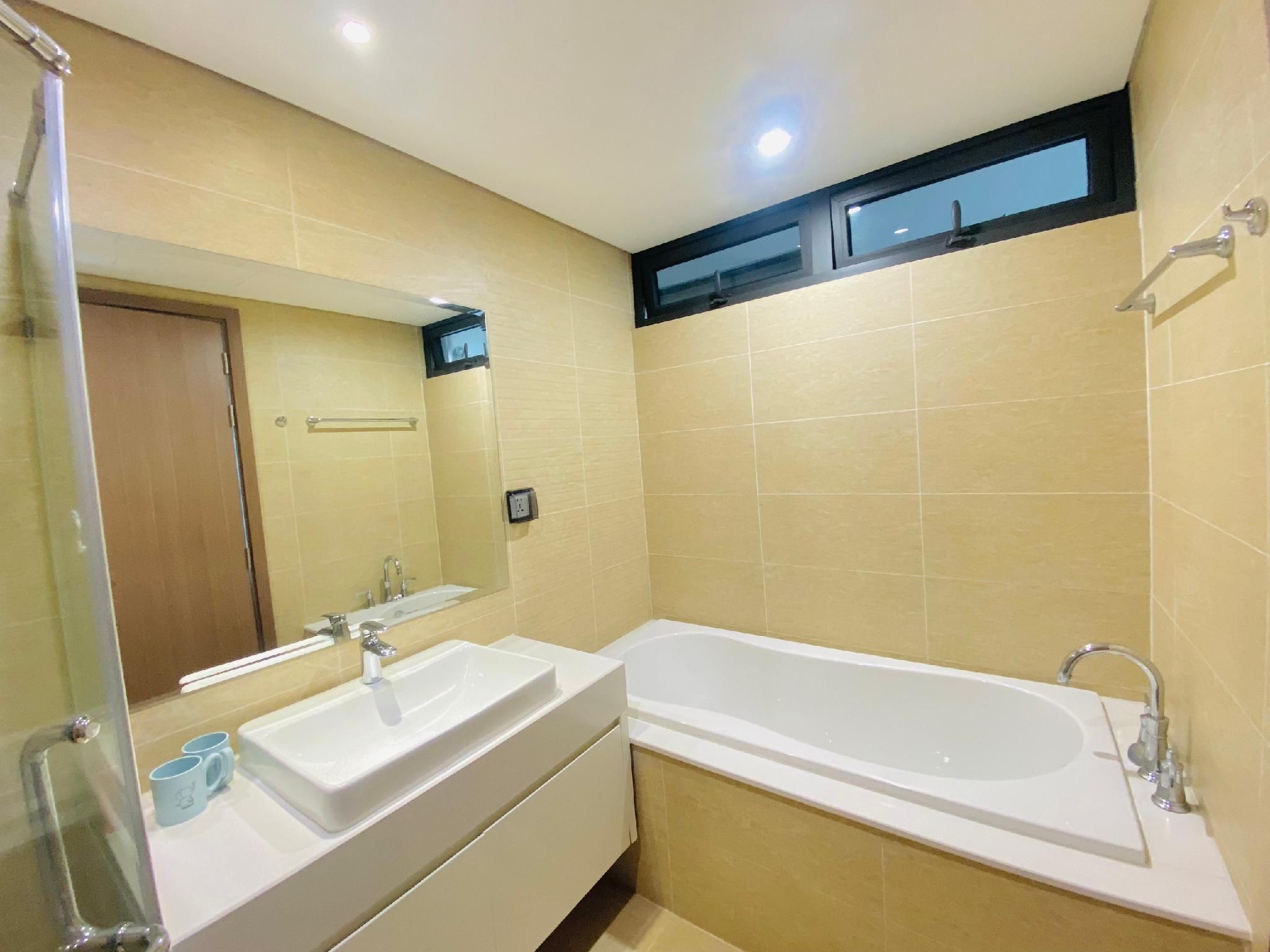 3-Bedroom City View Apartment