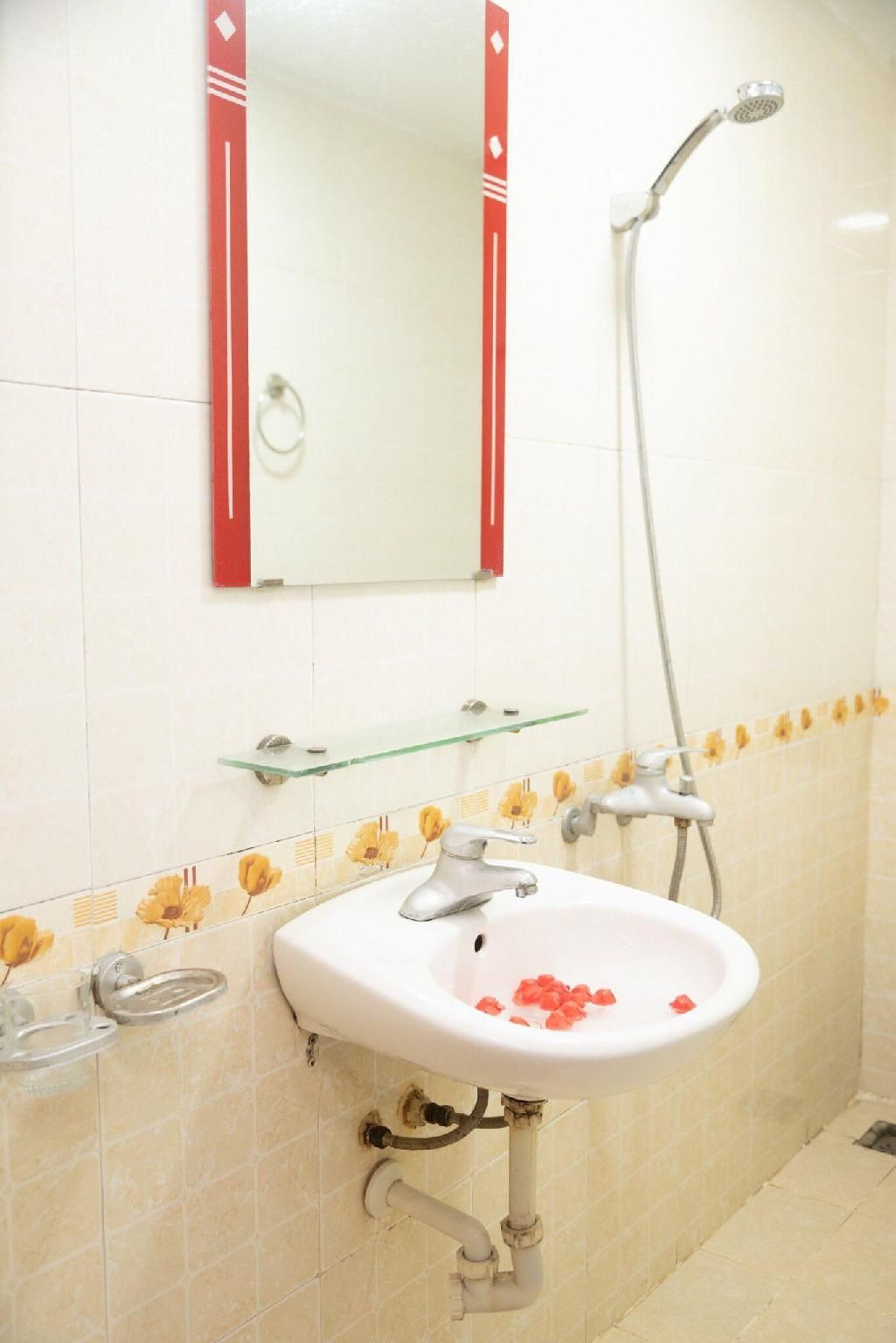 HOTEL  HÀ  THÀNH  Executive Superior Twin Room 3