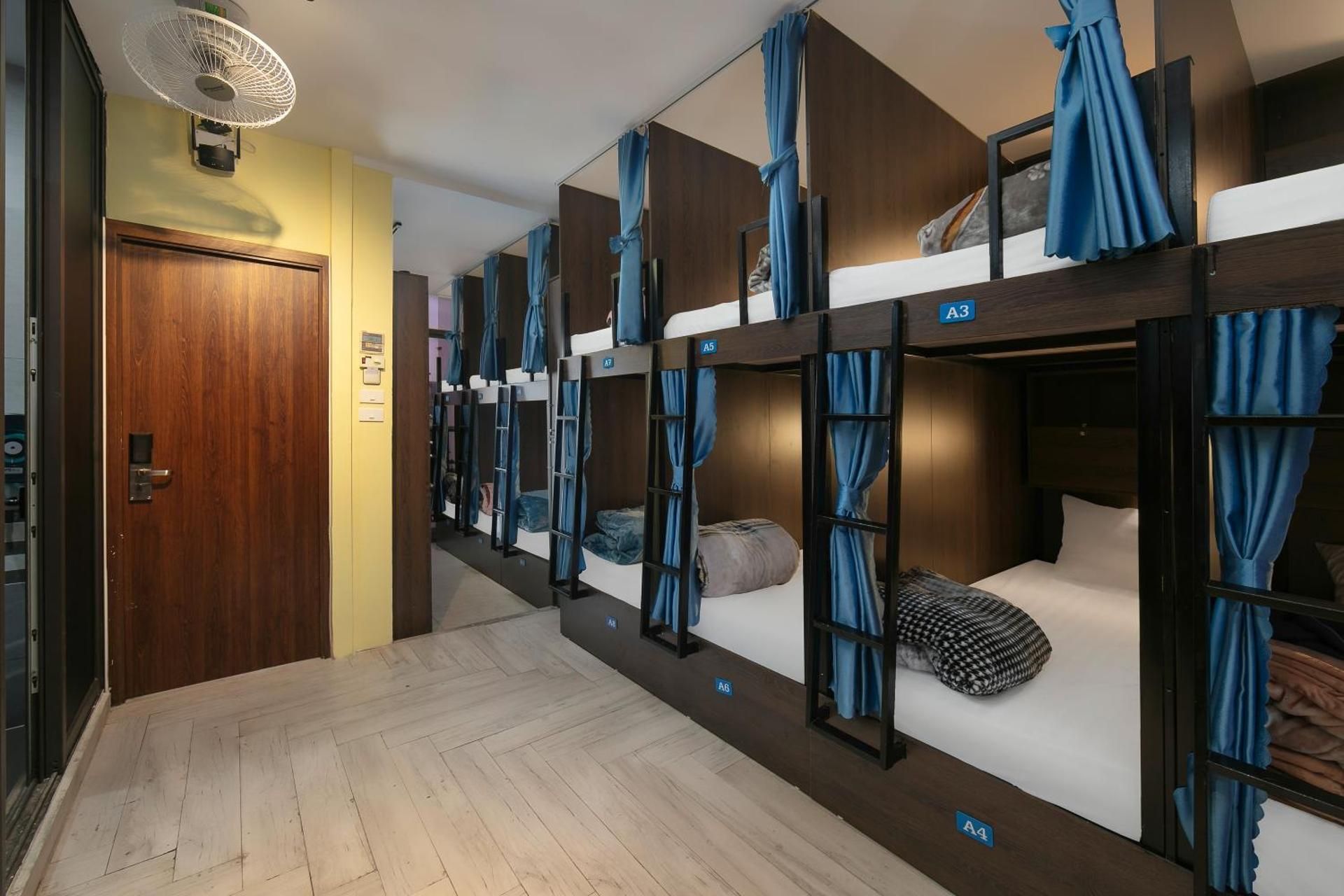 Bunk Bed in Mixed Dormitory Room