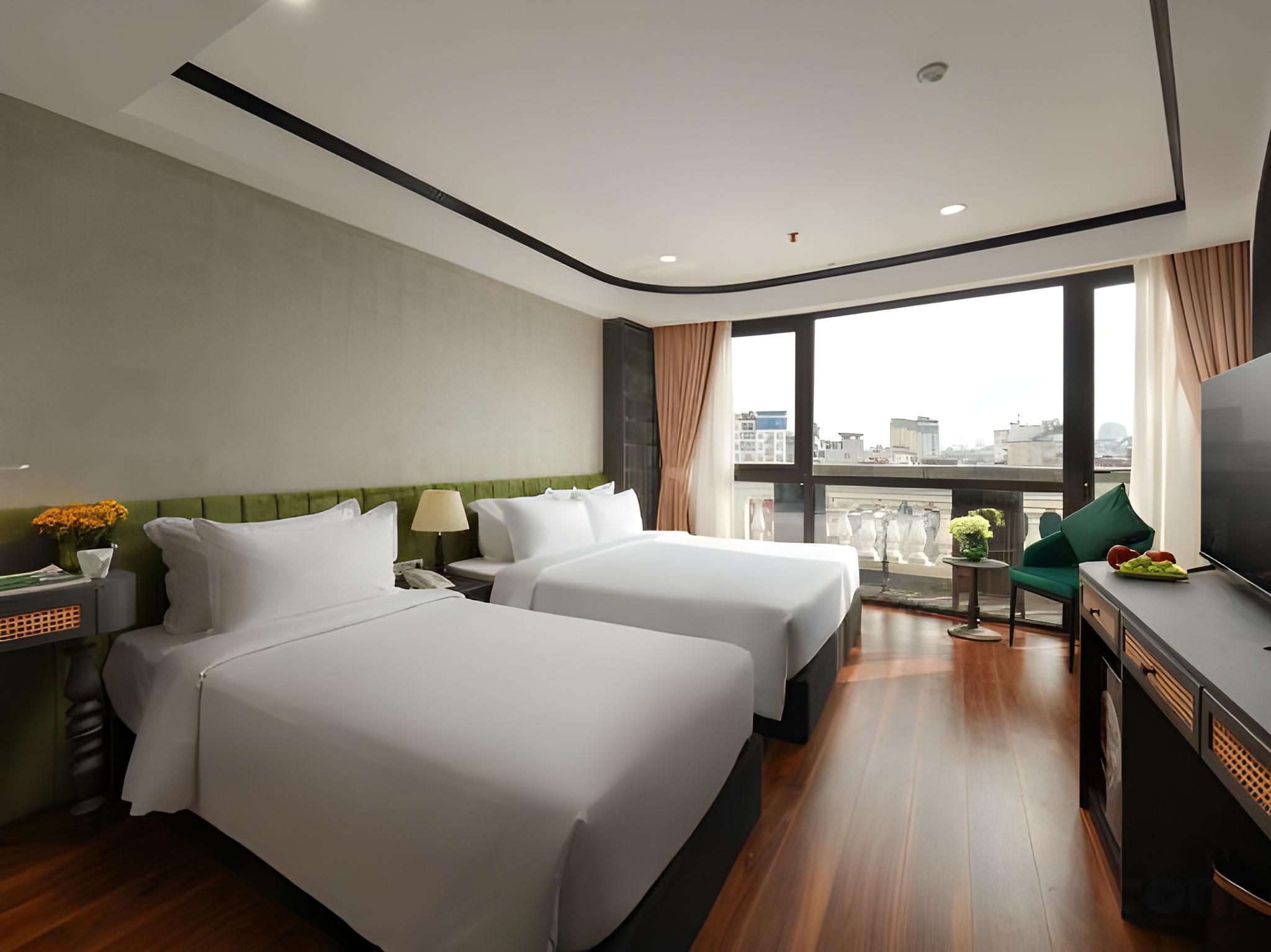 Family Suite With Jacuzzi, Steam Bath & Balcony