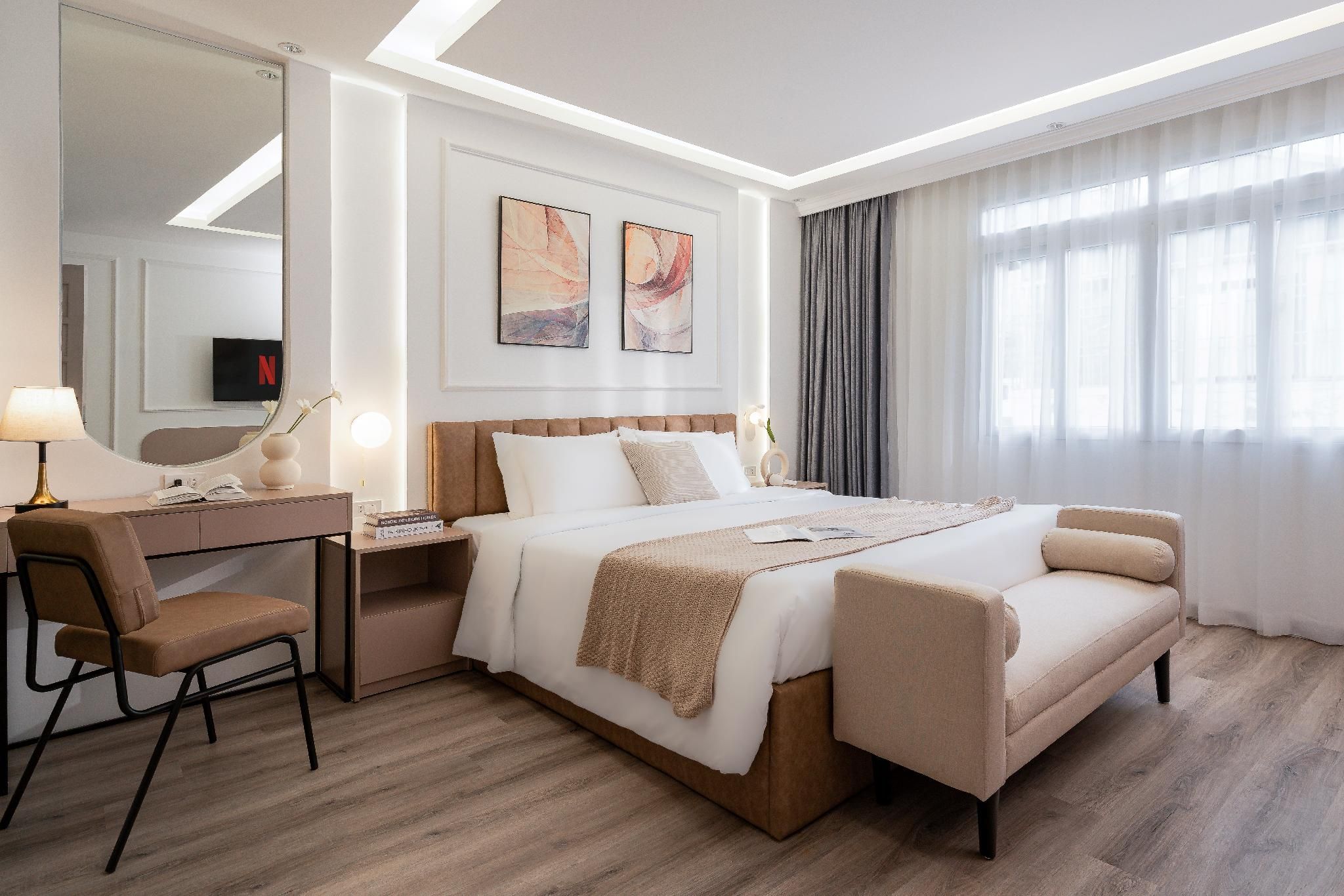 Deluxe Suite Double City View