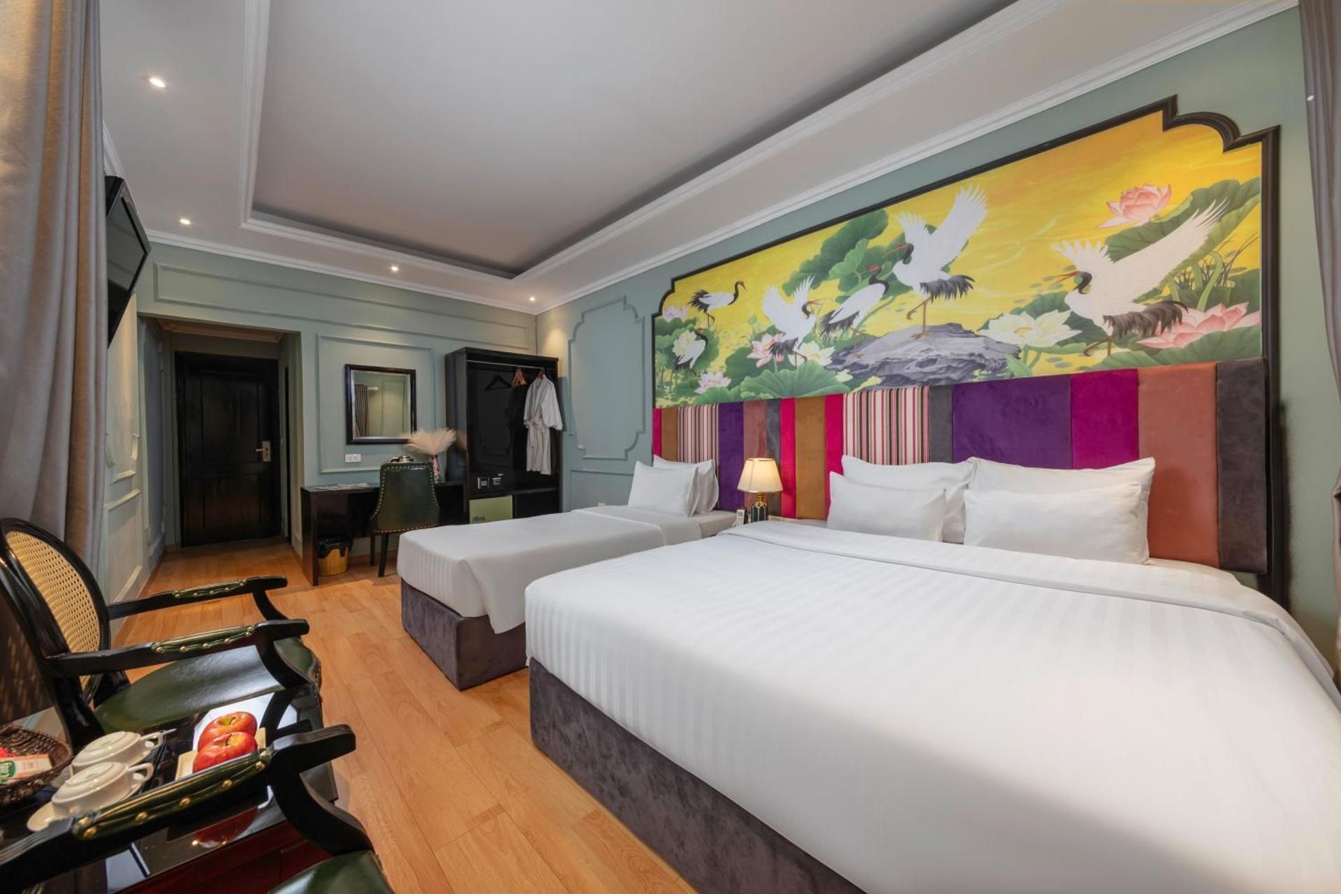 Madelise Amica Hotel & Travel