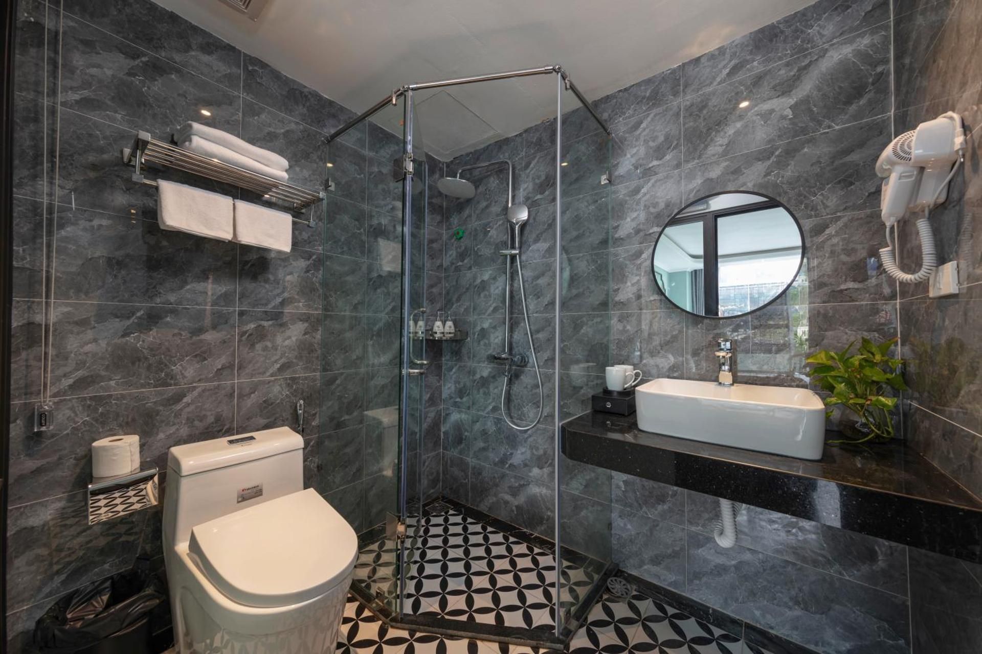 Madelise Amica Hotel & Travel Deluxe Double or Twin Room 3