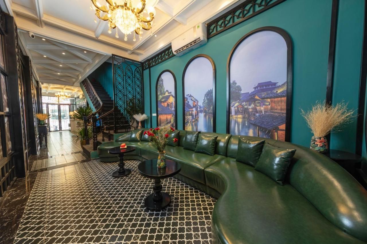 Madelise Amica Hotel & Travel