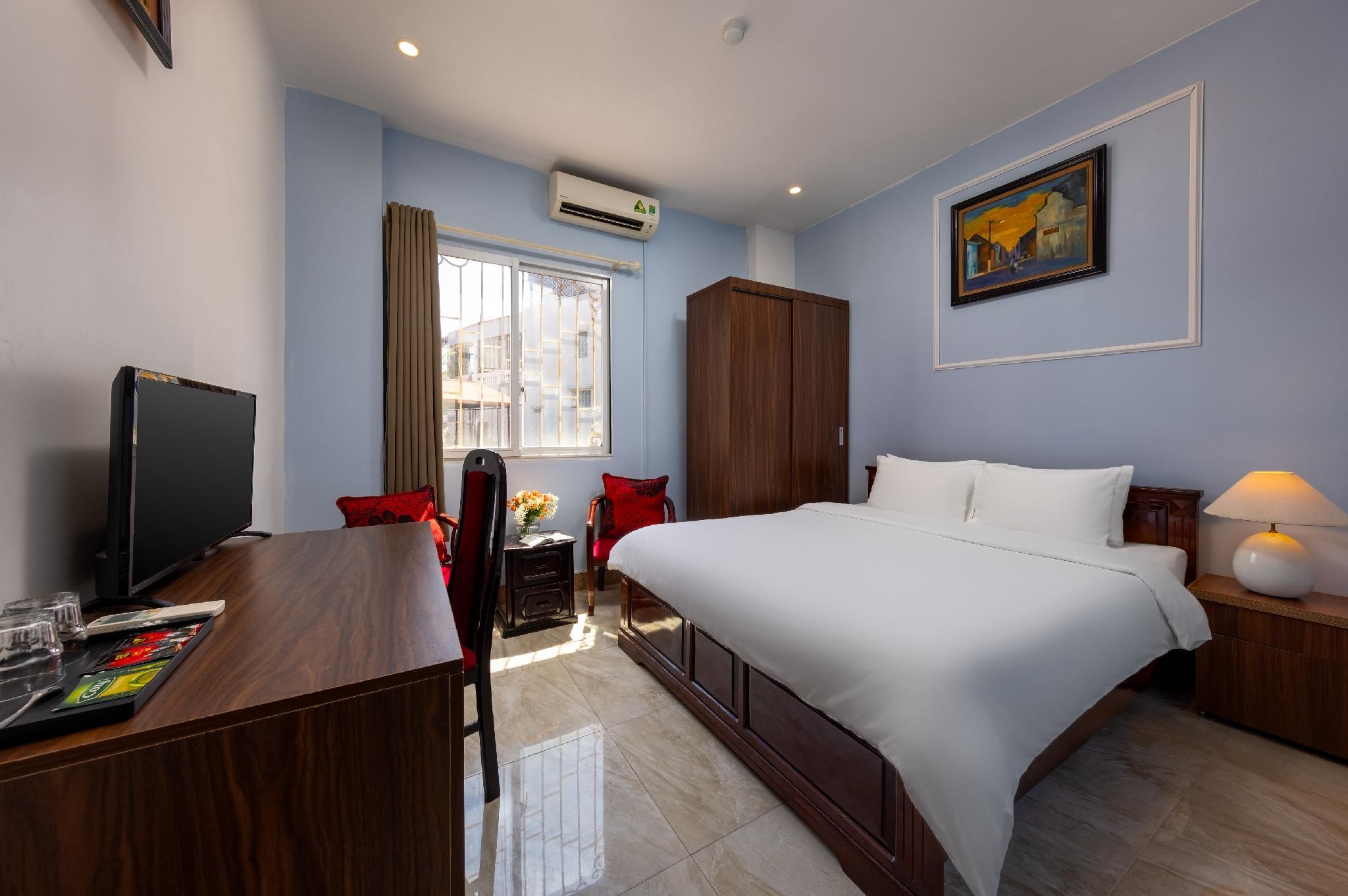 Deluxe City View King Bed
