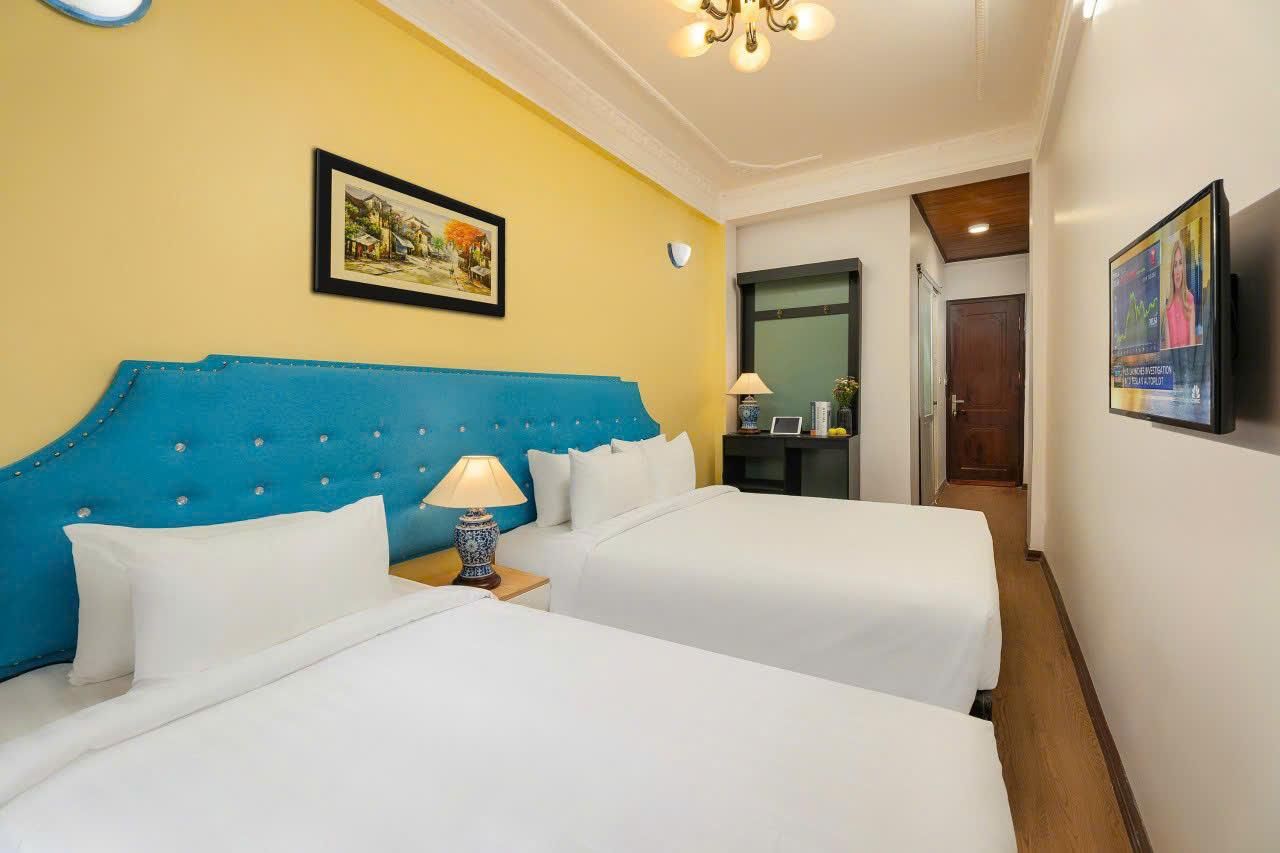 Triple Room - 1 King Bed and 1 Single Bed