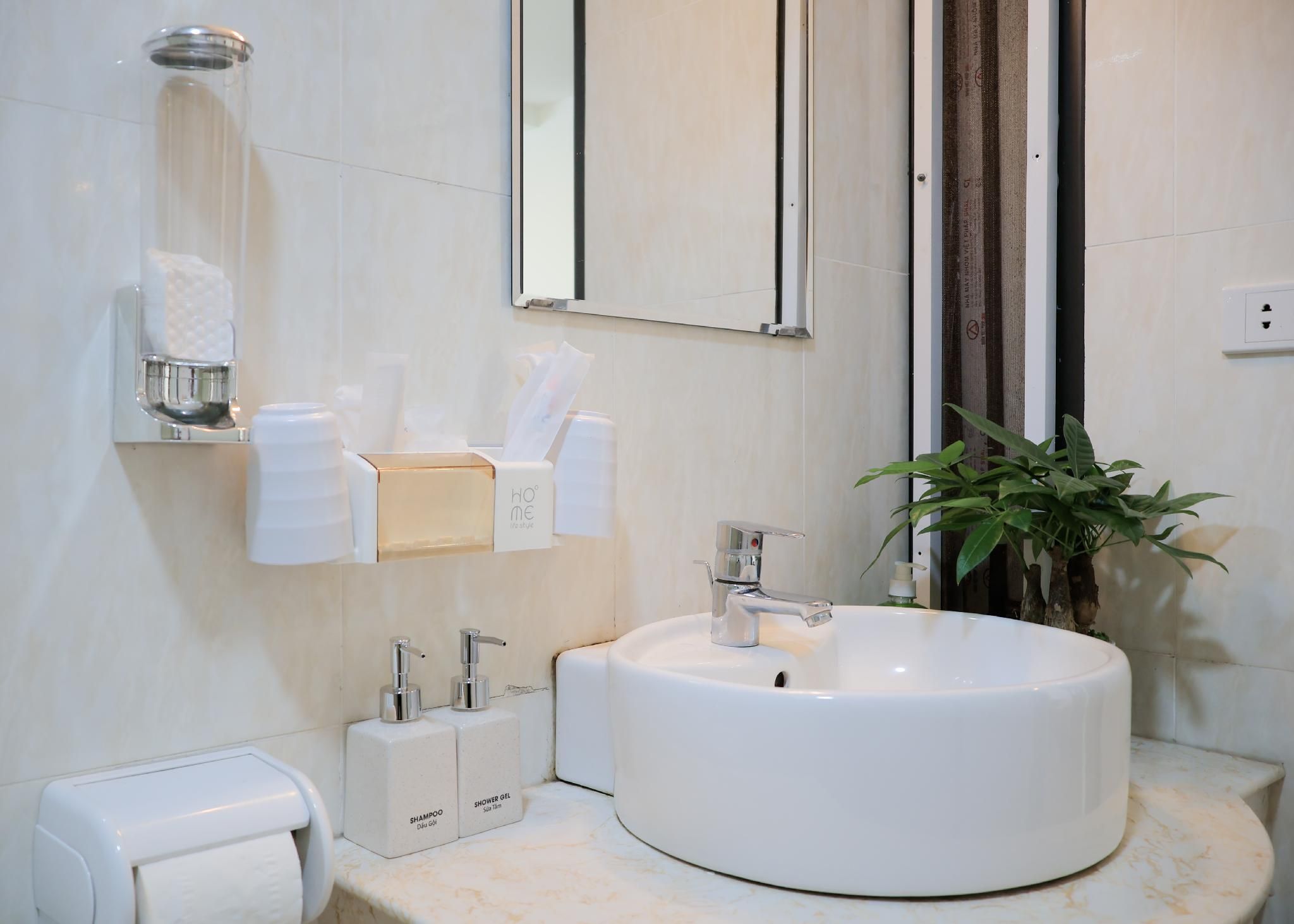 T98 Westlake Quang An - Tay ho Center Garden View One-Bedroom Apartment with Balcony I 2