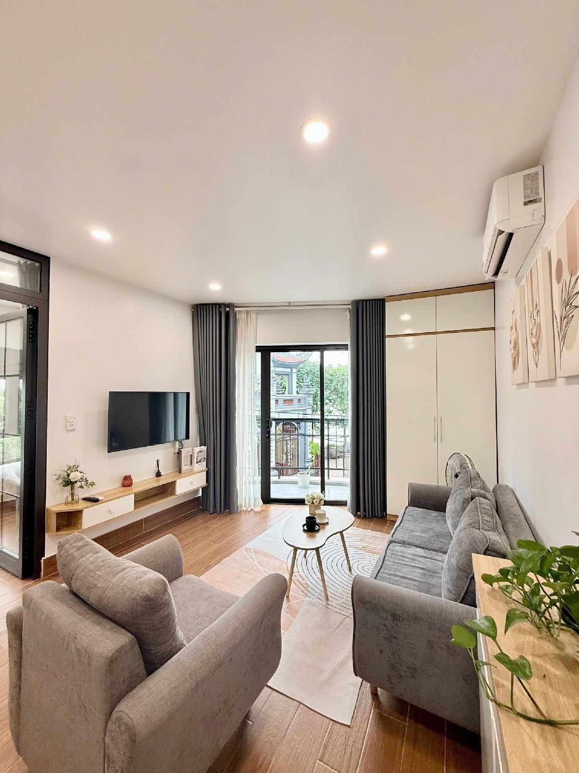 Morri Lakeview Hanoi Water View King Room 2