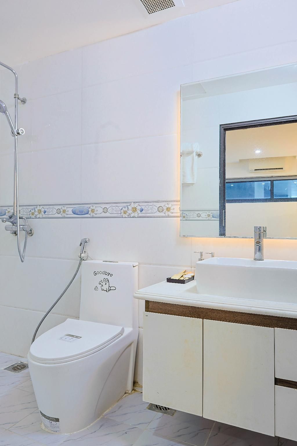 1-Bedroom Exterior View Apartment for 2 Adults