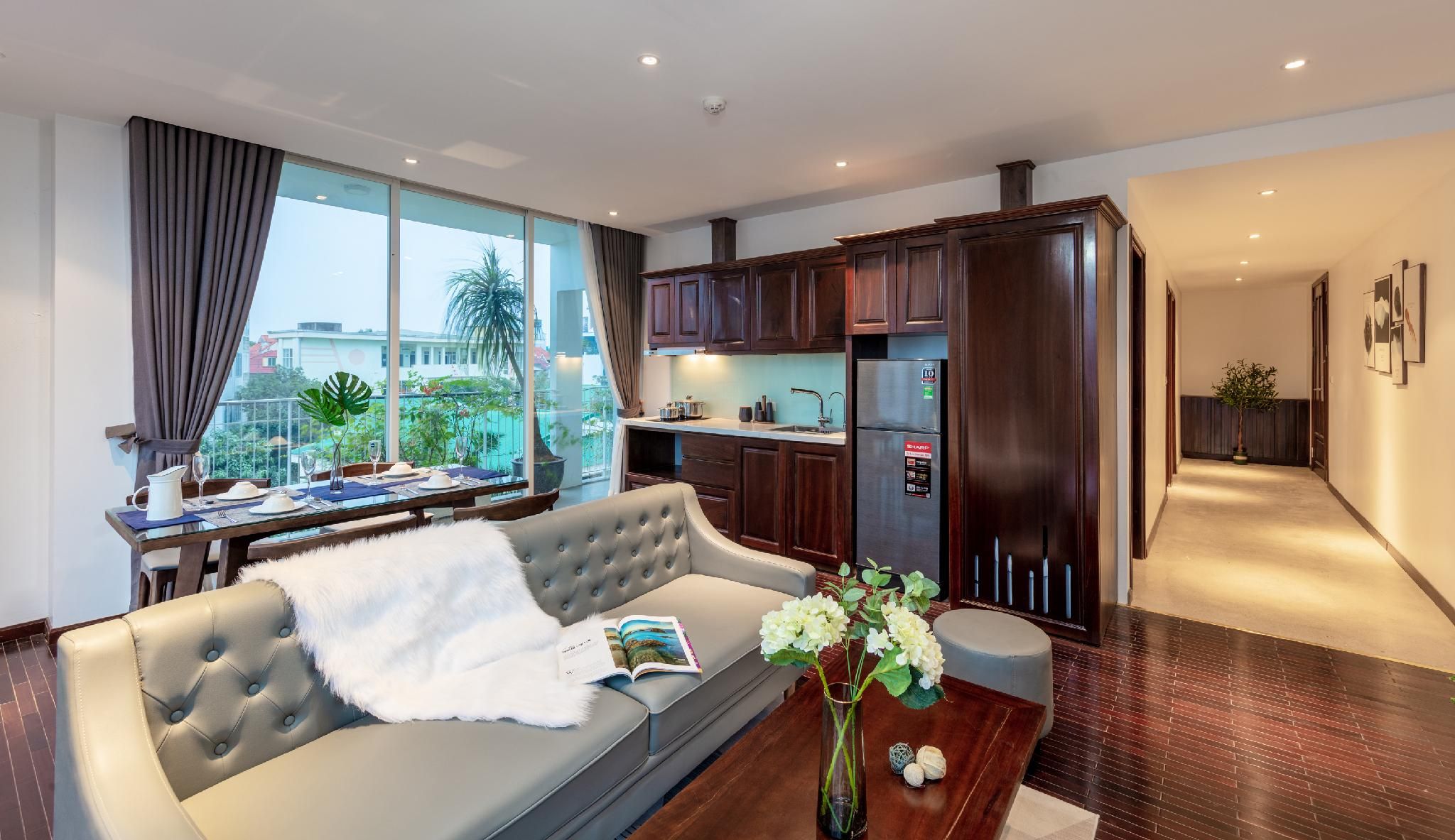Deluxe Two Bedroom Apartment with Balcony