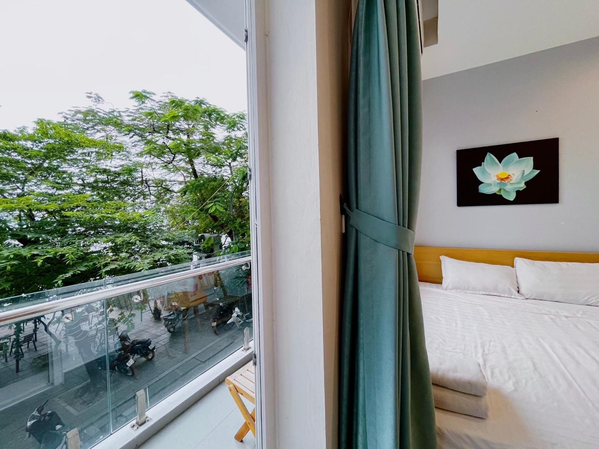 Studio Balcony