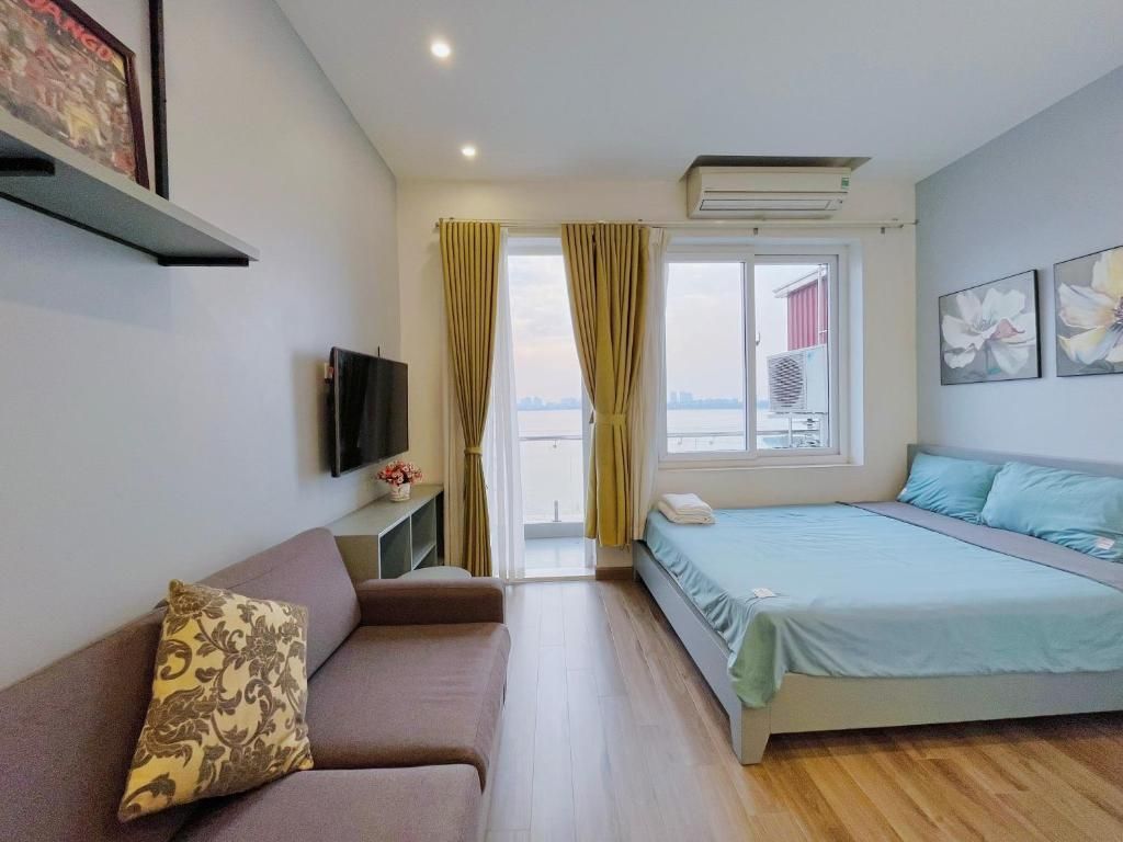 Apartment with Balcony and Kitchen