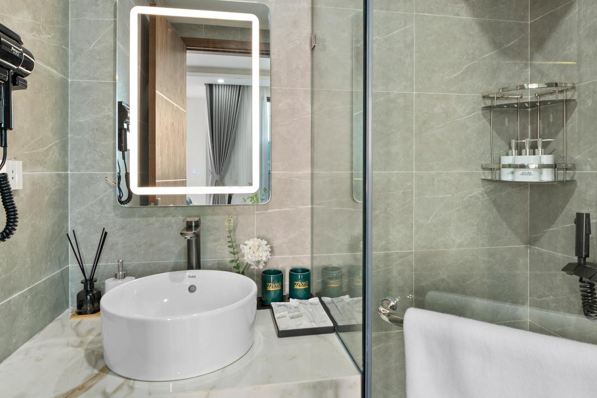 Double or Twin Room with City View