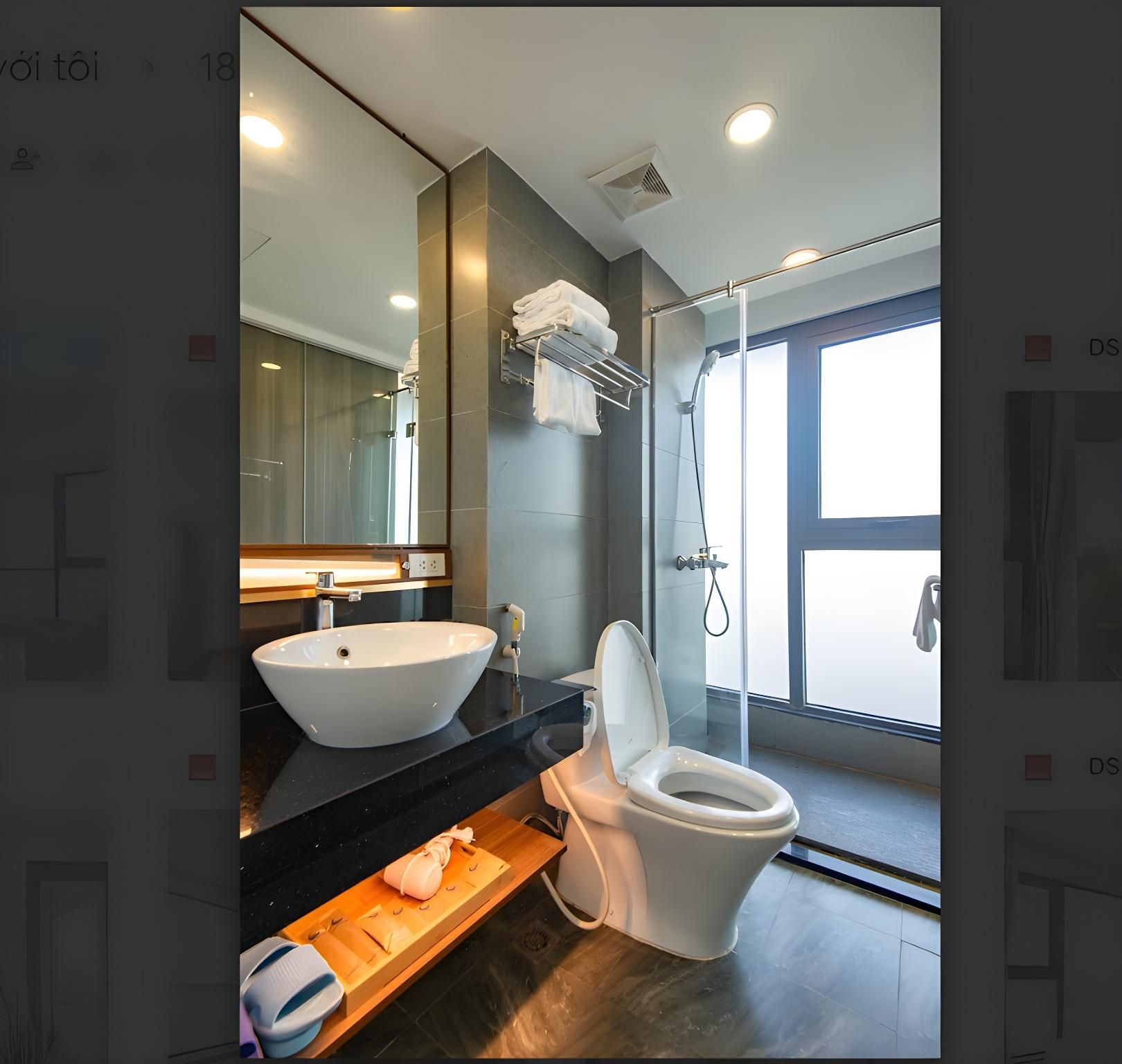 Lake View Suite with Balcony