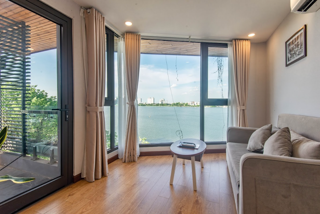 Lake View Suite with Balcony