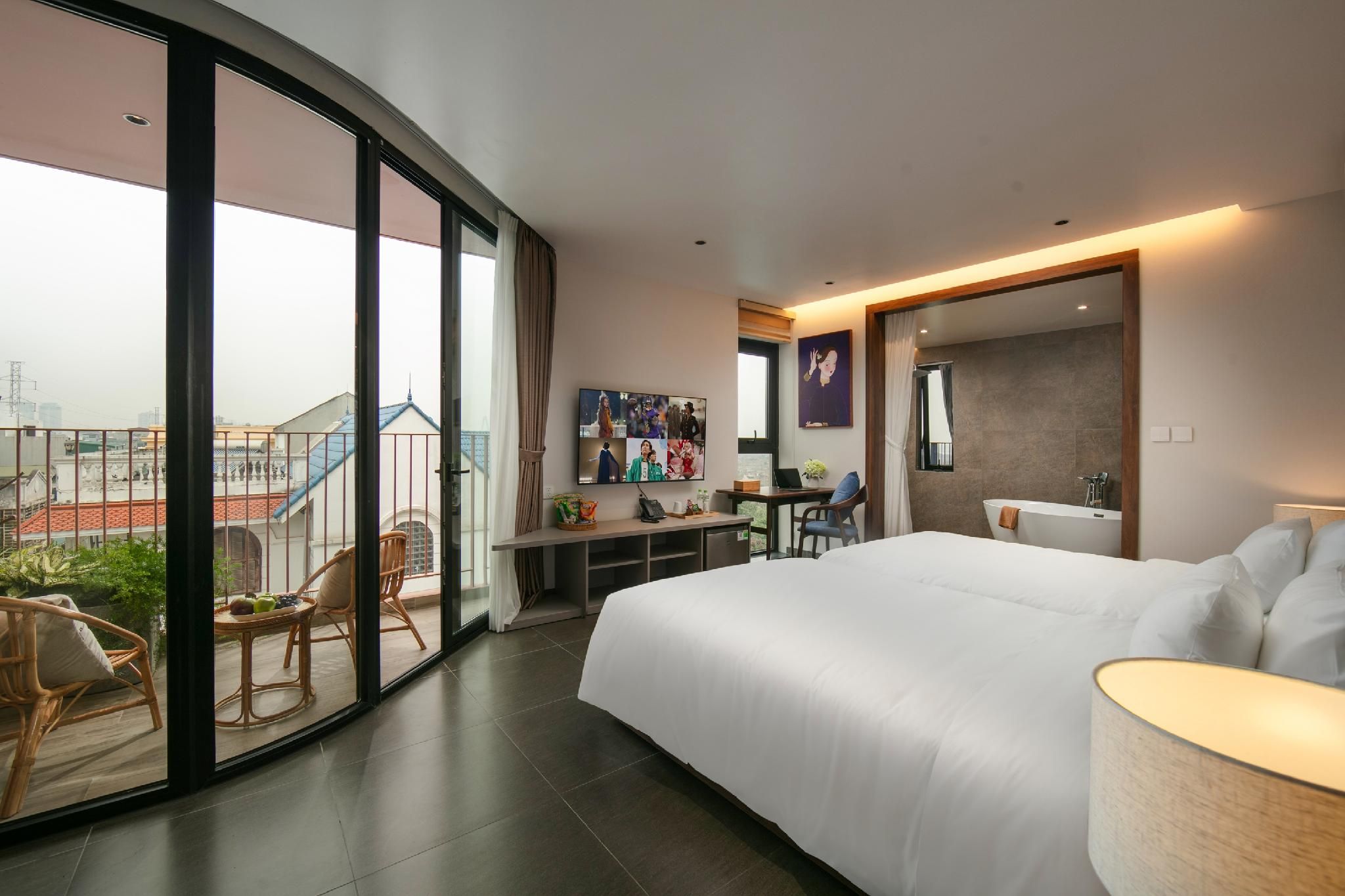 Premium Double or Twin With City View, Balcony