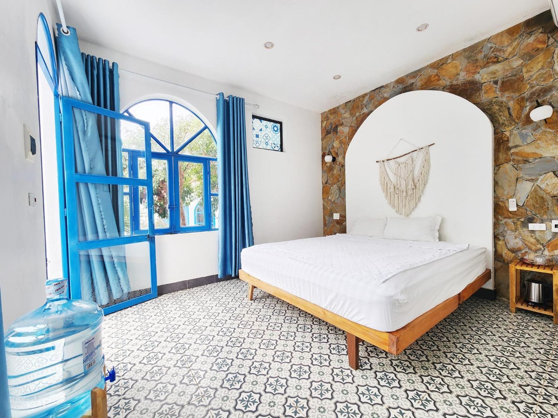 One Bedroom Deluxe Mountain View