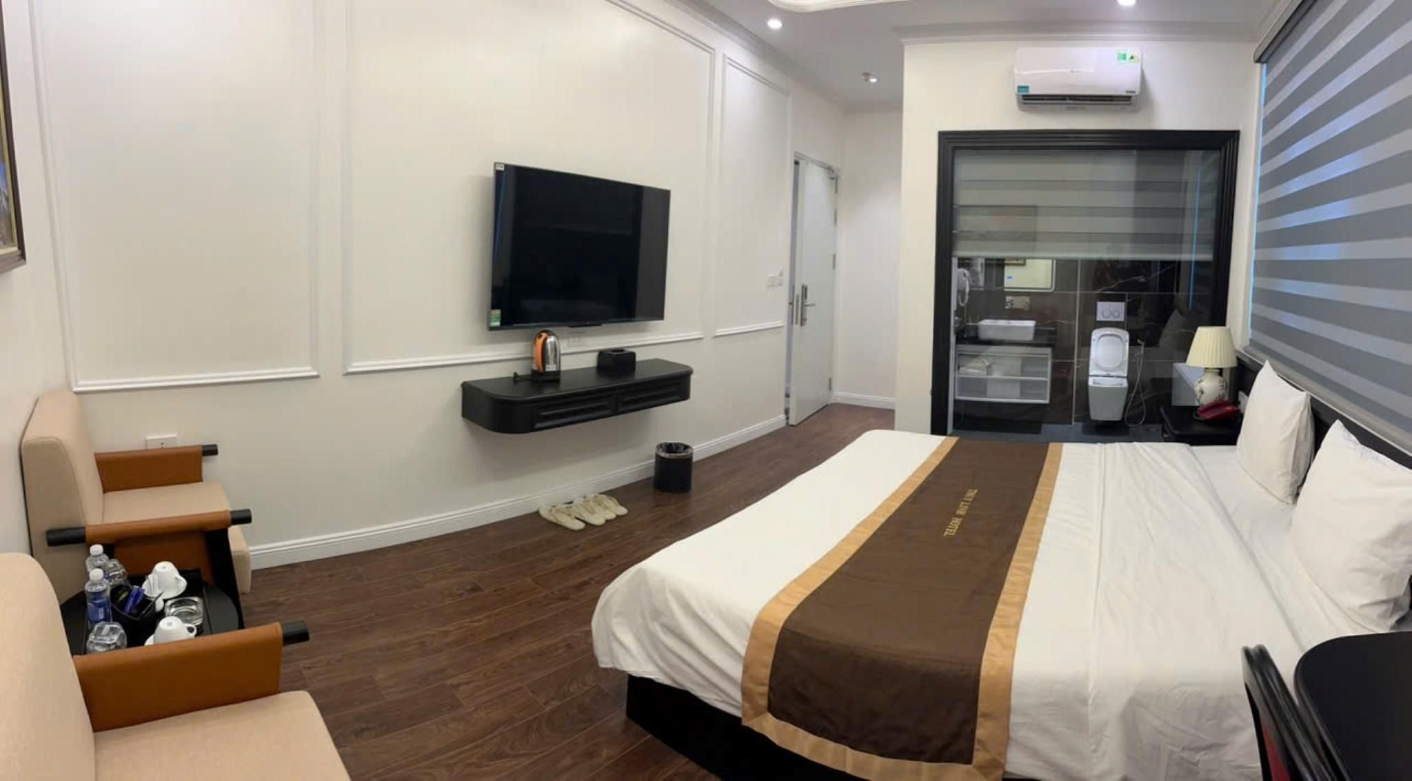 Deluxe Double with Bath