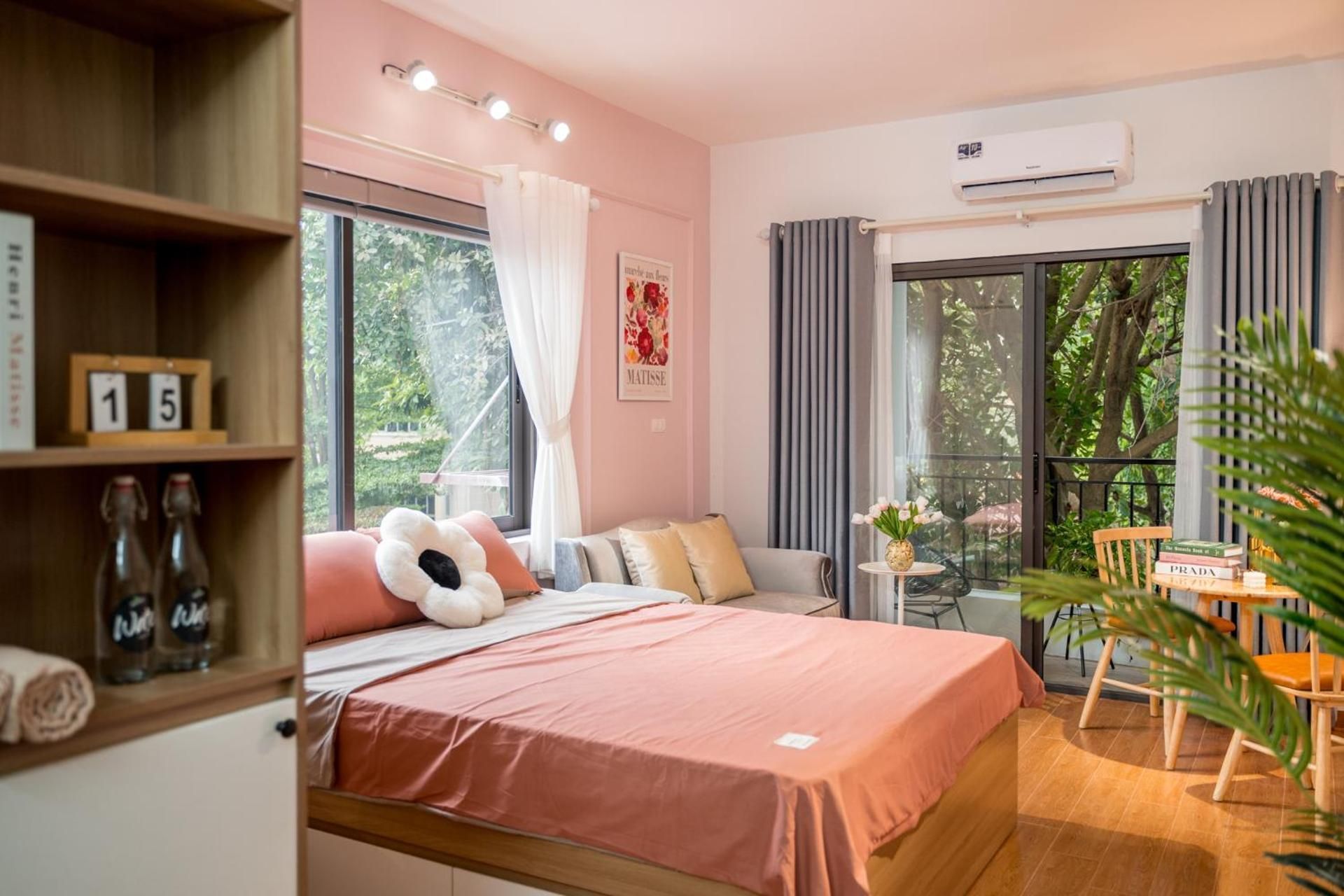 Apartment with Balcony