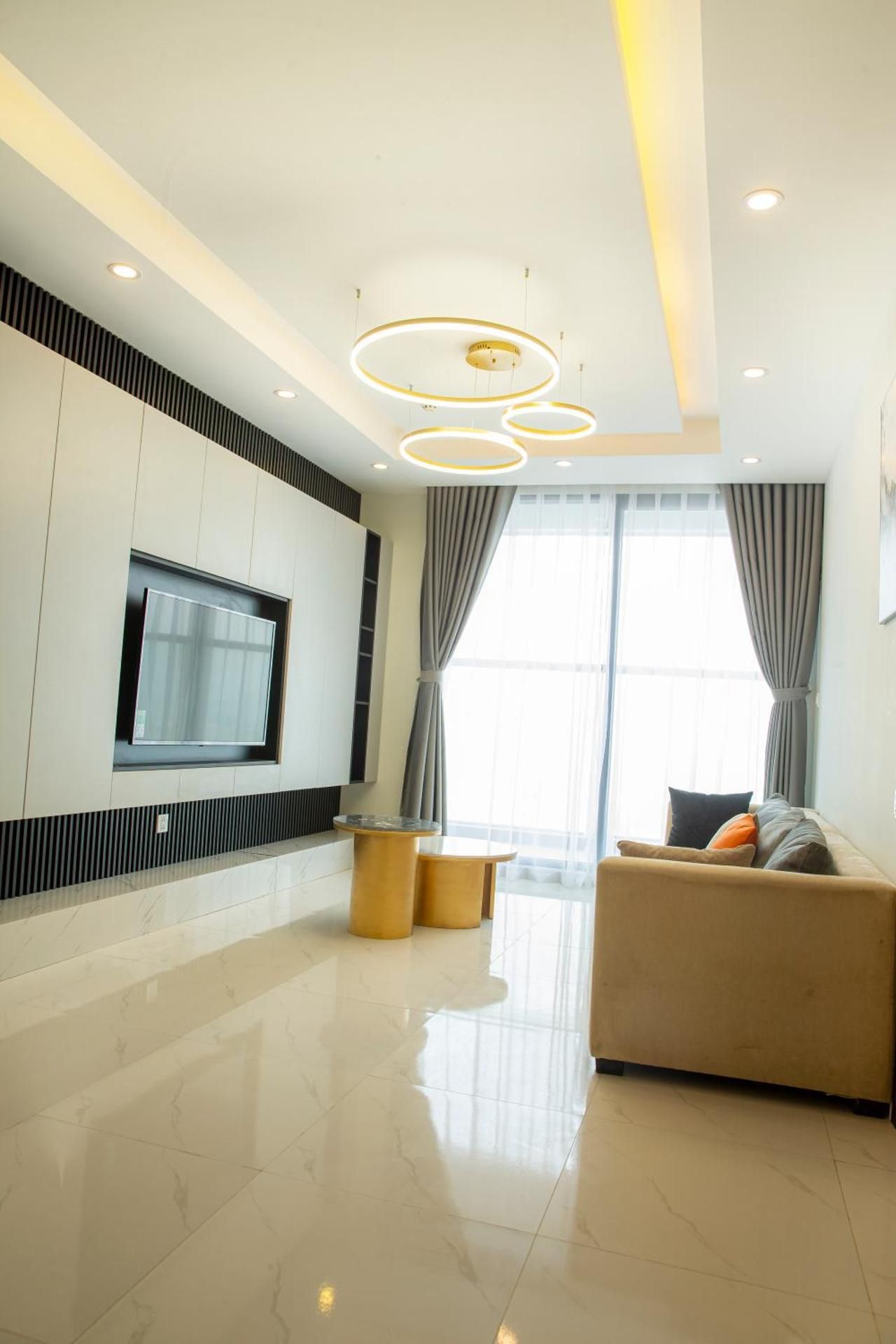 Three-Bedroom Apartment - High Floor