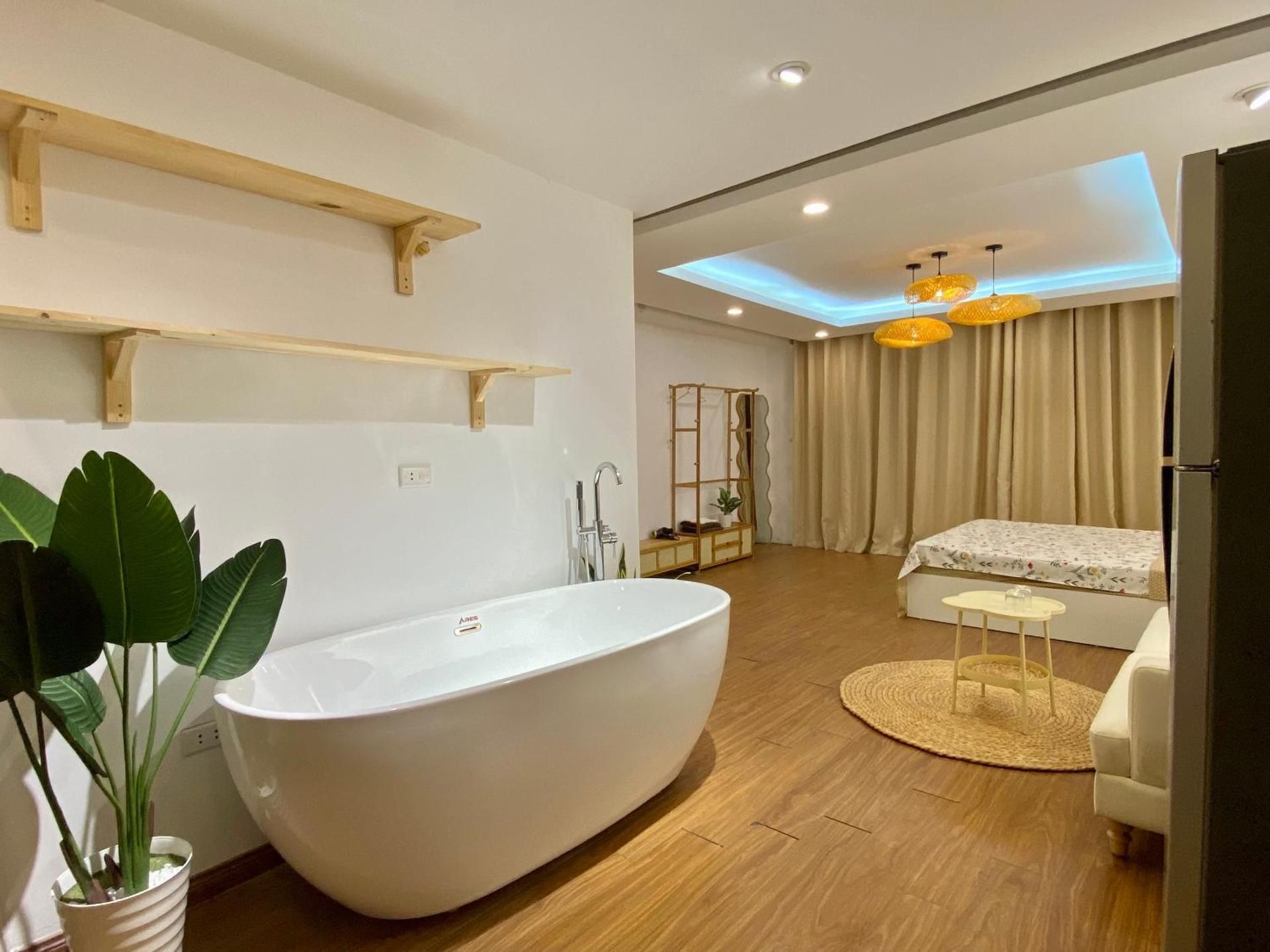 Studio with Spa Bath