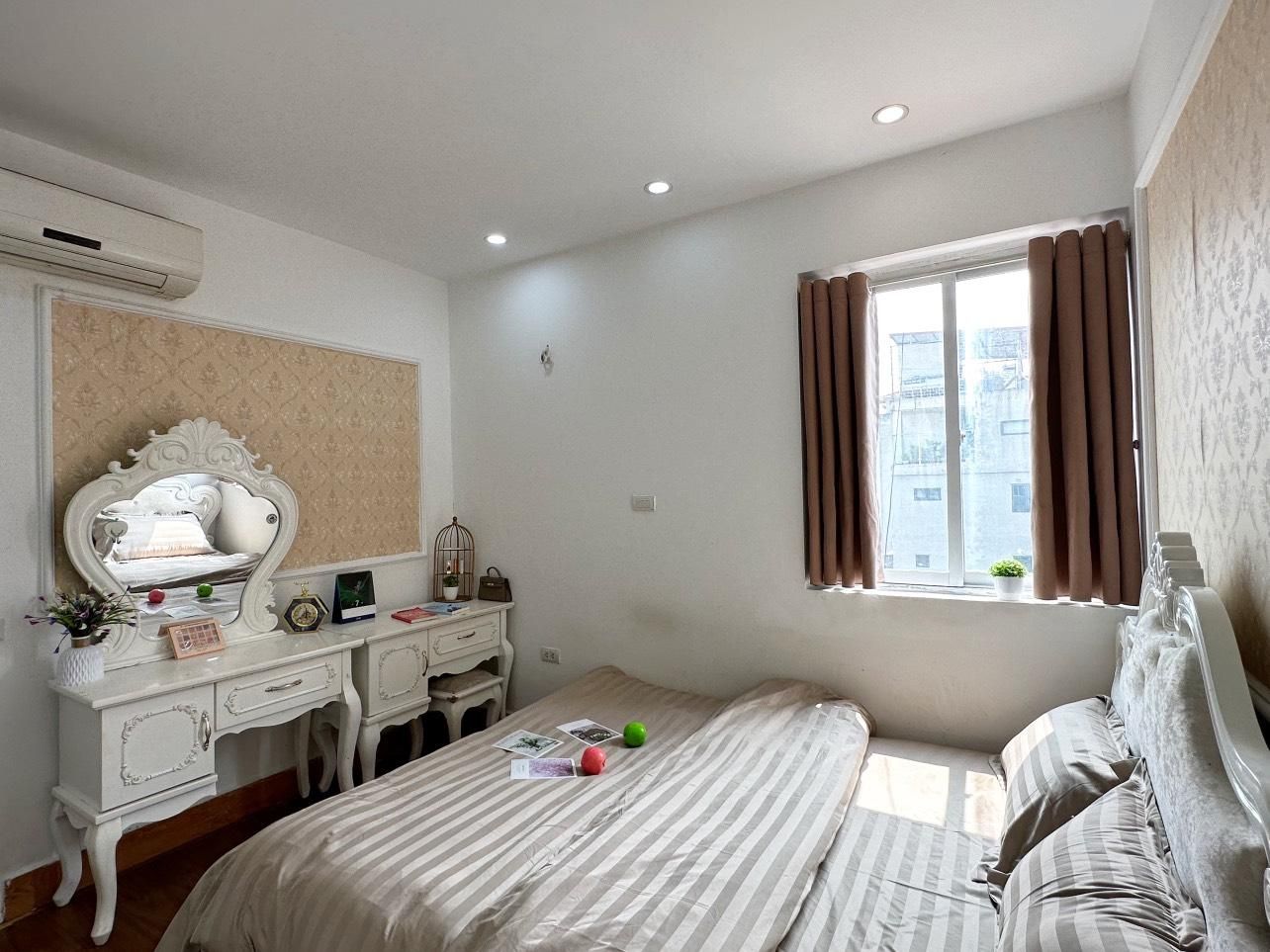 One Bedroom Apartment - 2 Adult with 1 Child