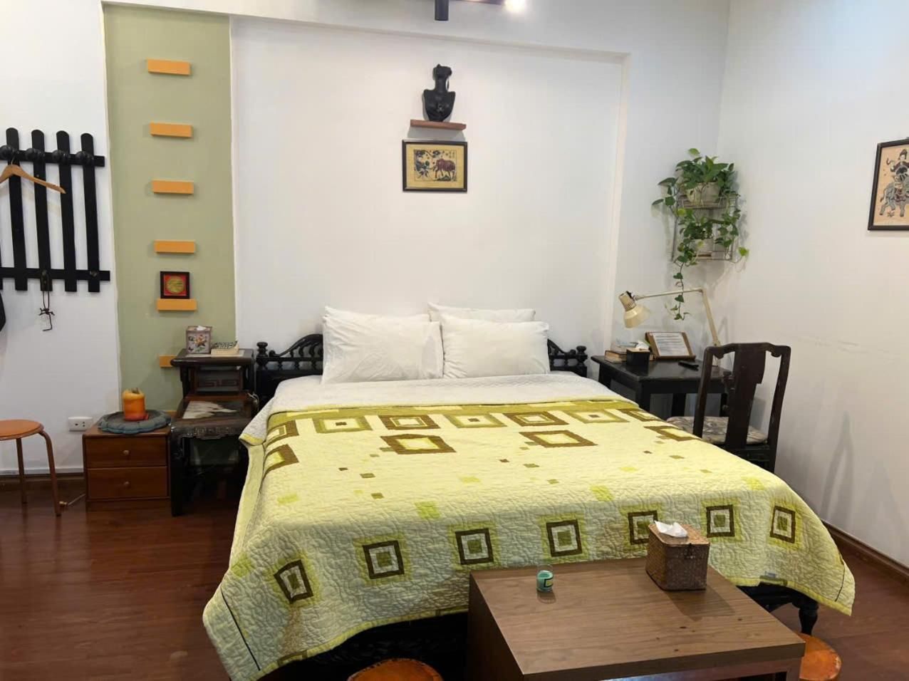 Queen Room