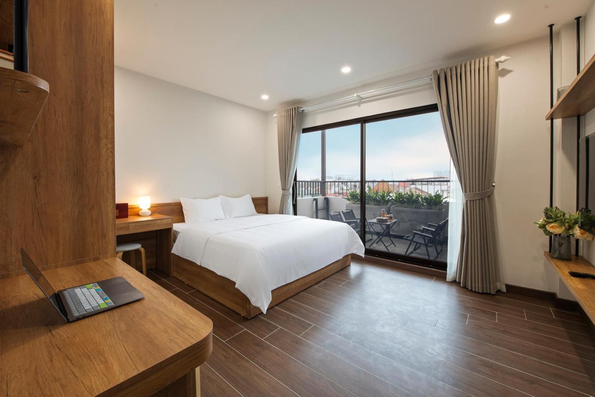 King Suite with Balcony