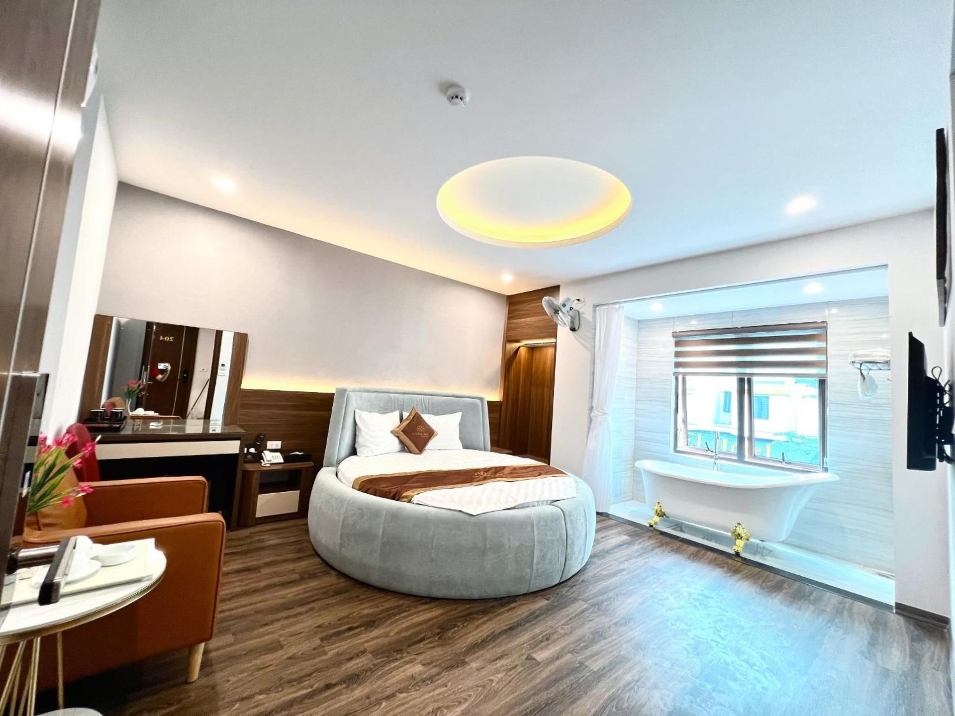 King Room with Spa Bath