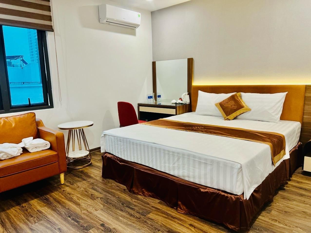 Standard - 1 Queen Bed