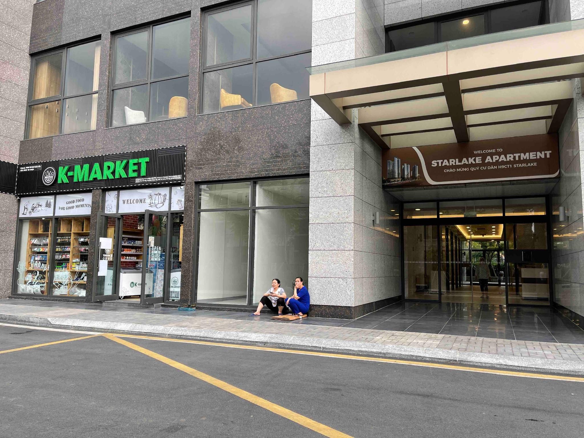 Starlake DAEWOO Apartments by Emily