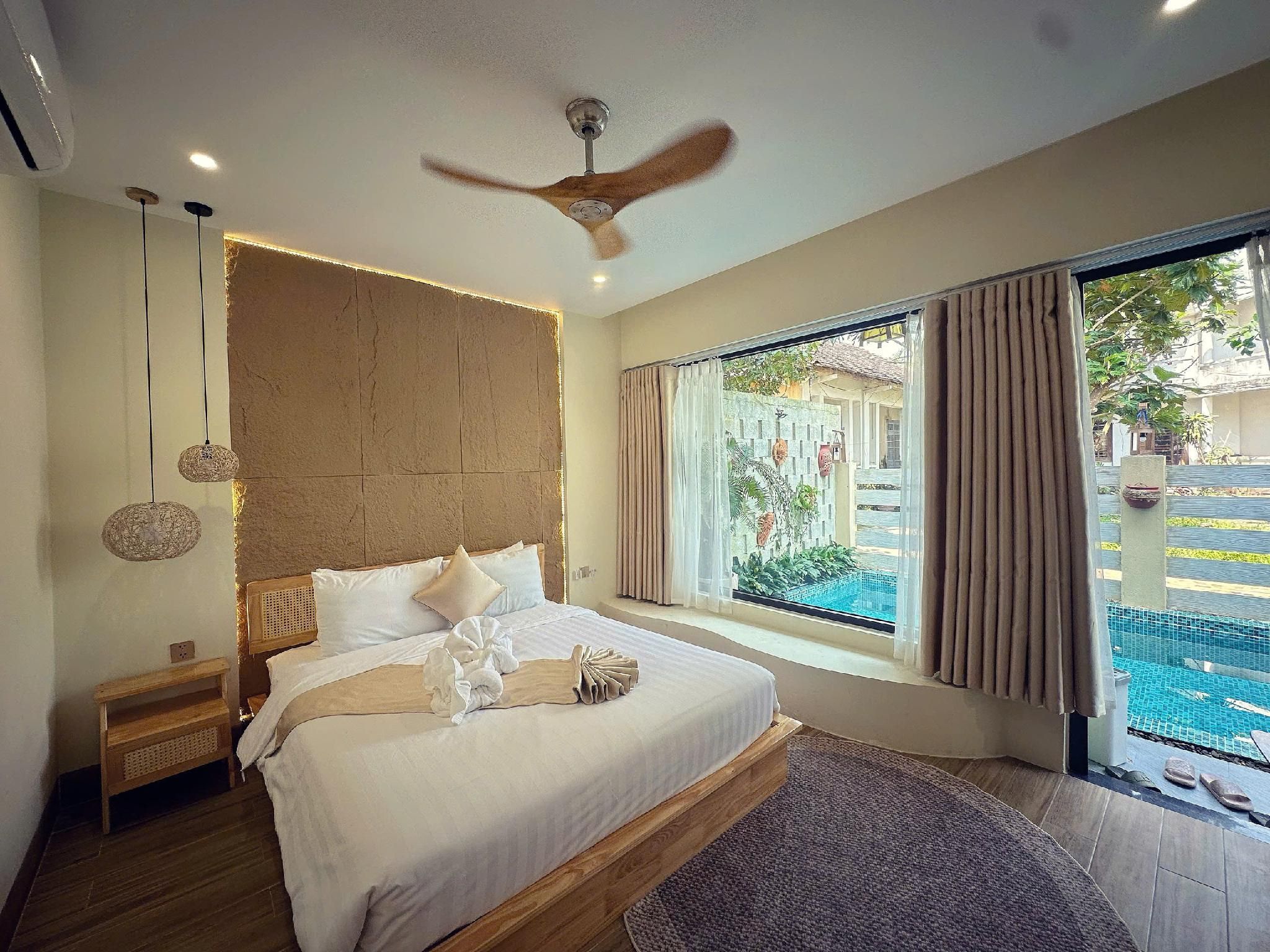 Standard - 1 Double Bed with Garden View